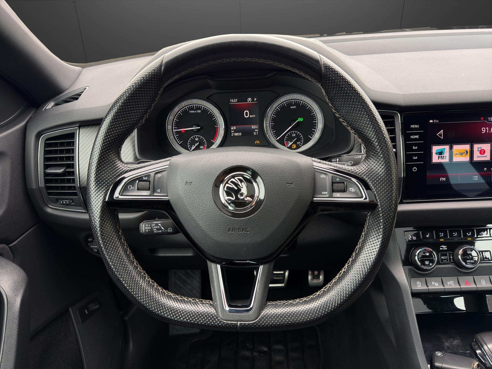 SKODA Kodiaq 2.0 TDI CR Sport Line 4x4 DSG-image-17