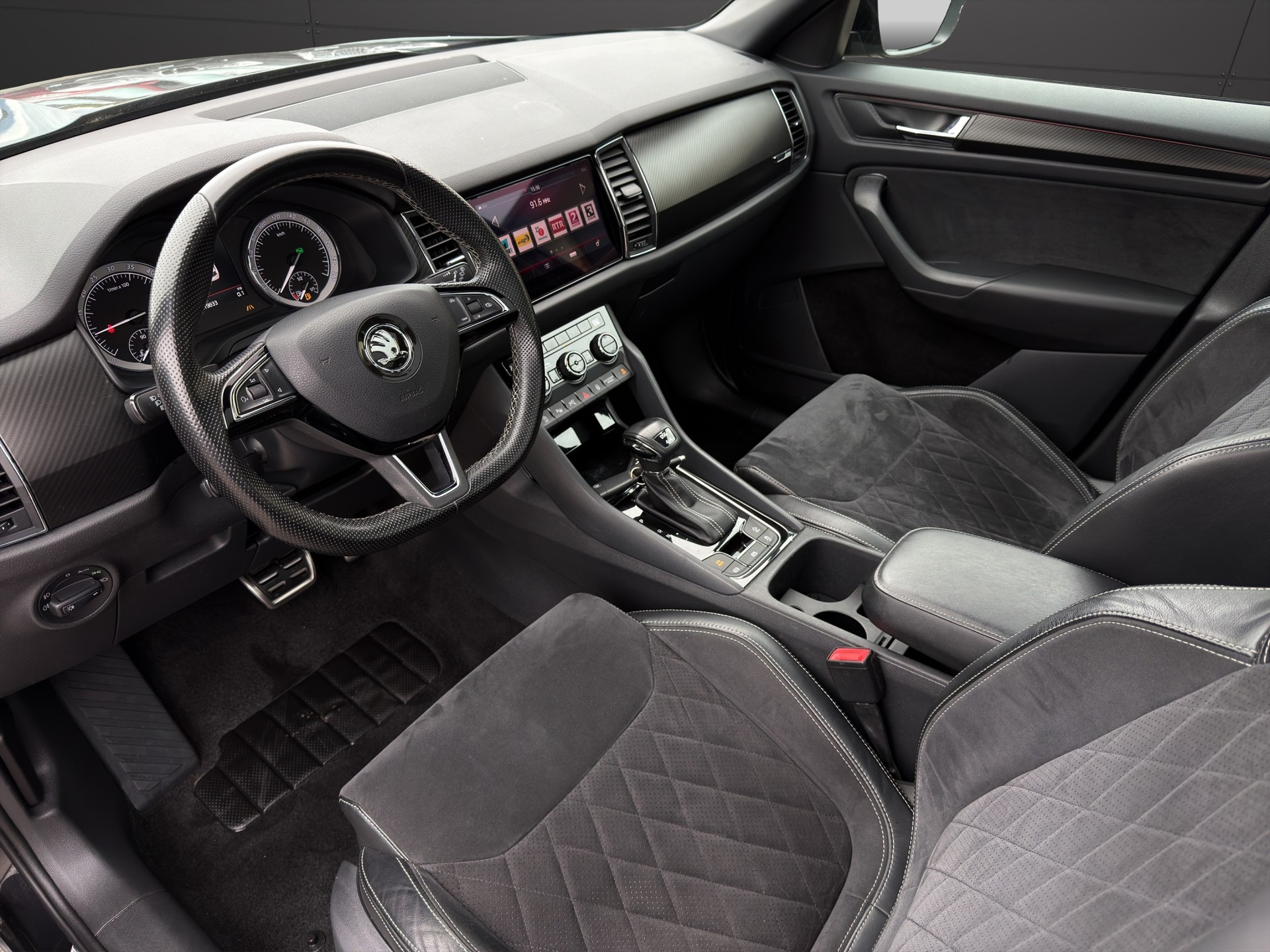 SKODA Kodiaq 2.0 TDI CR Sport Line 4x4 DSG-image-9