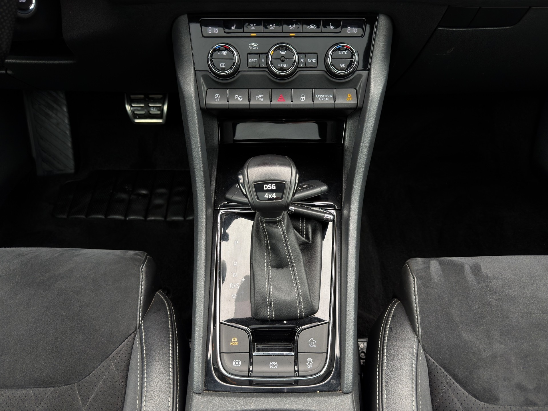 SKODA Kodiaq 2.0 TDI CR Sport Line 4x4 DSG-image-14
