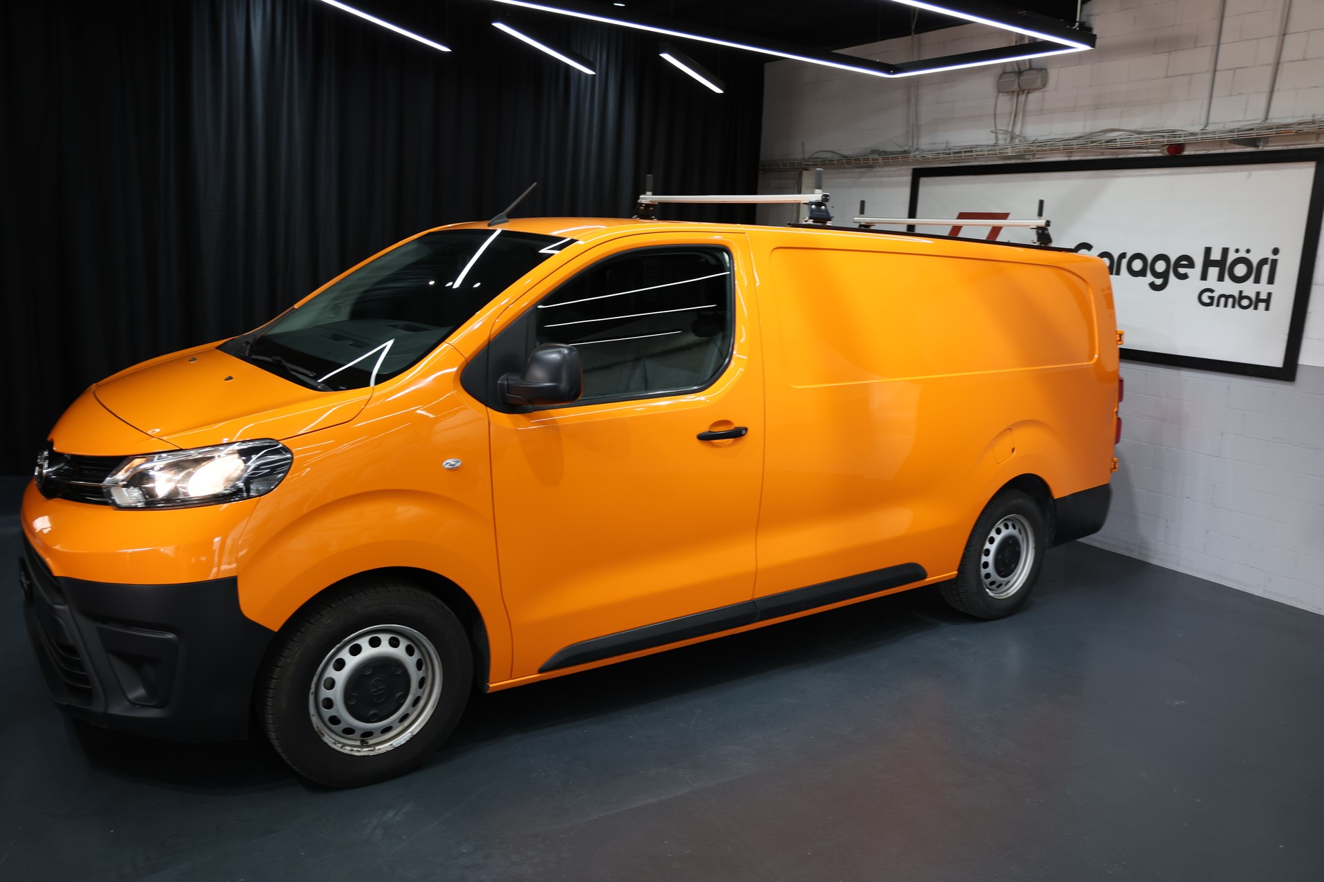TOYOTA Proace 2.0D Panel Van L2 Terra A-showroom-element-2