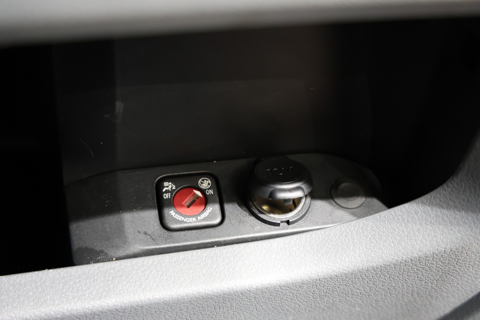 TOYOTA Proace 2.0D Panel Van L2 Terra A-image-15
