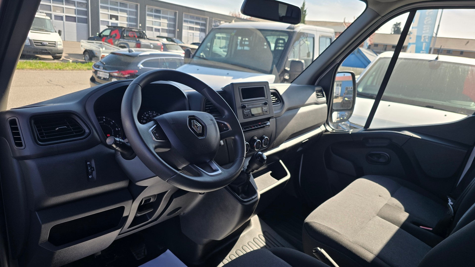 RENAULT Master T35 2.3dCi 135 L2H2-image-7