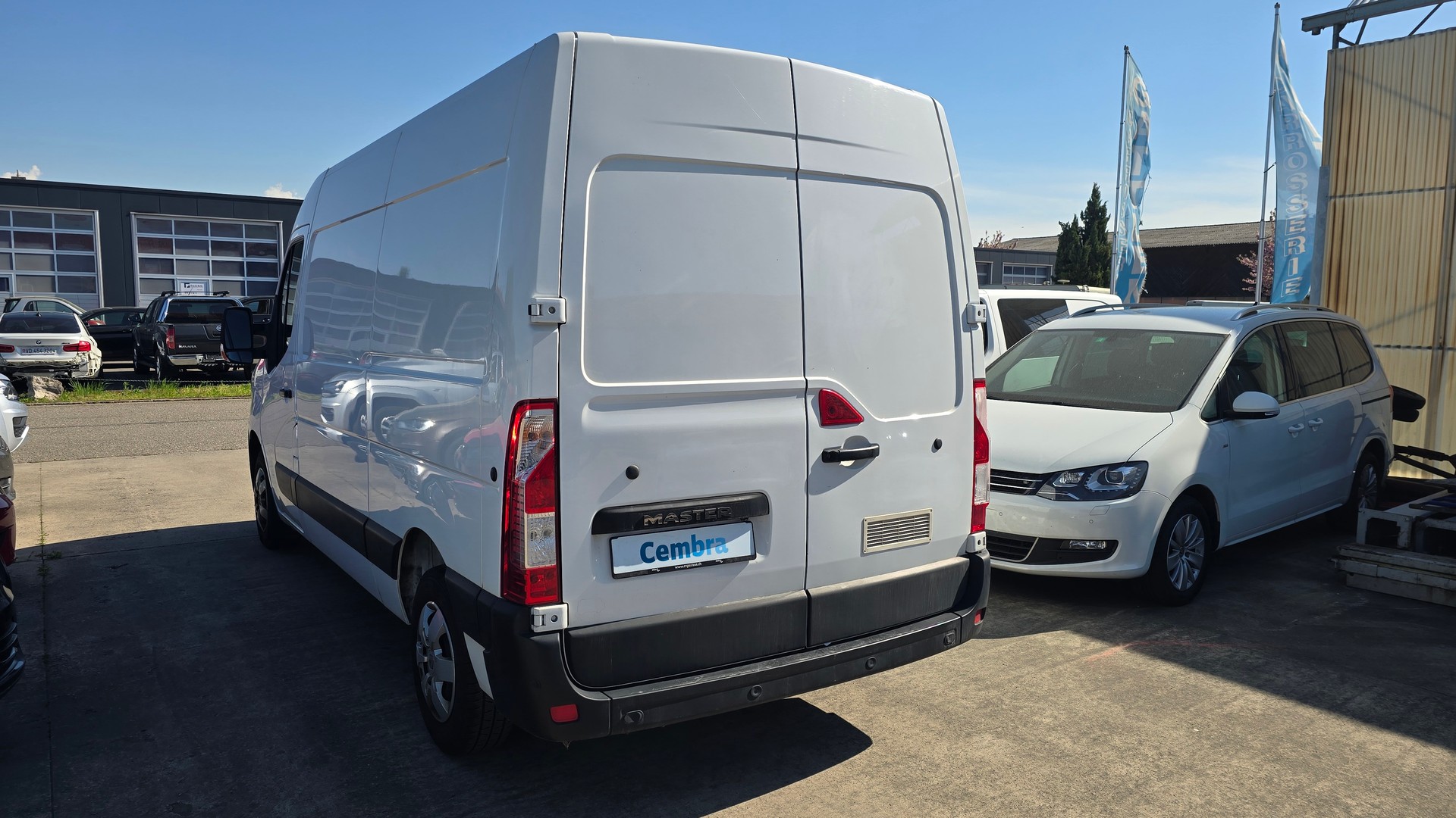 RENAULT Master T35 2.3dCi 135 L2H2-image-2