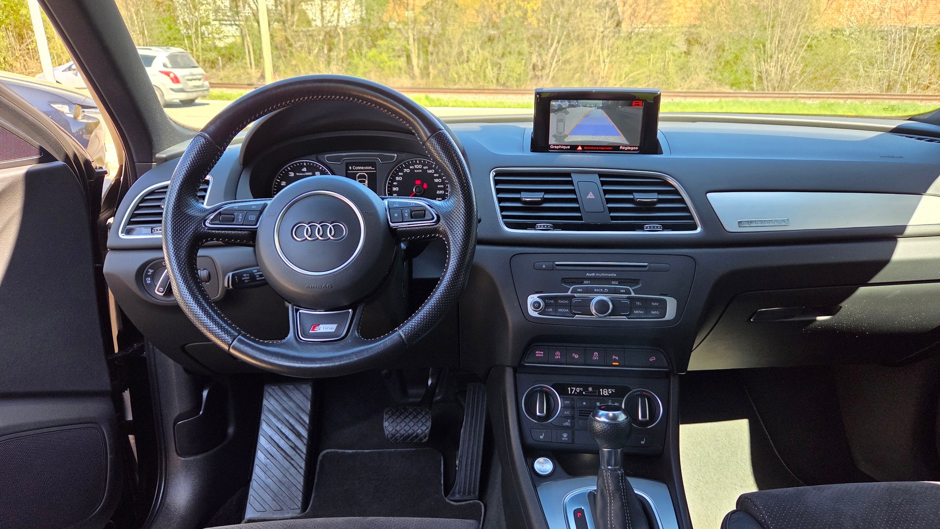 AUDI Q3 2.0 TFSI sport quattro S-tronic-image-12
