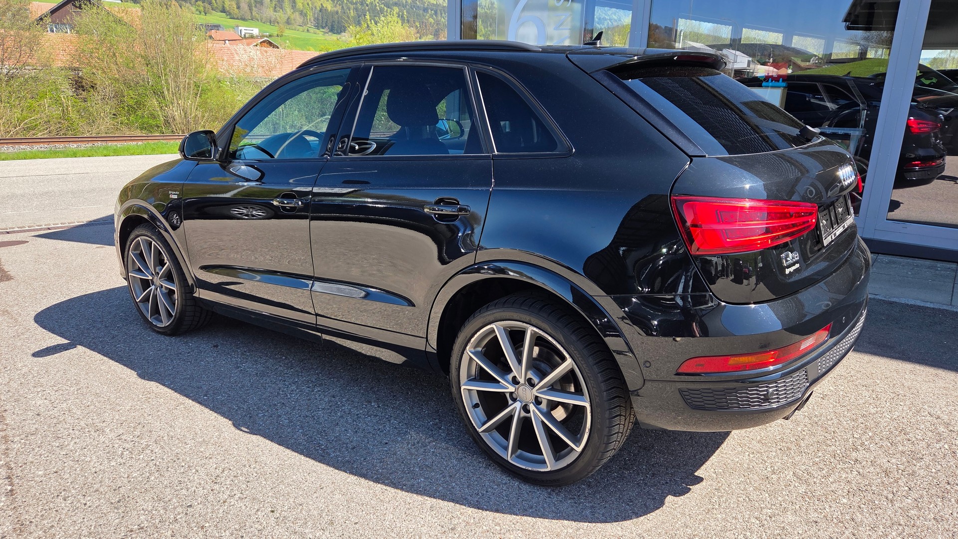 AUDI Q3 2.0 TFSI sport quattro S-tronic-image-6