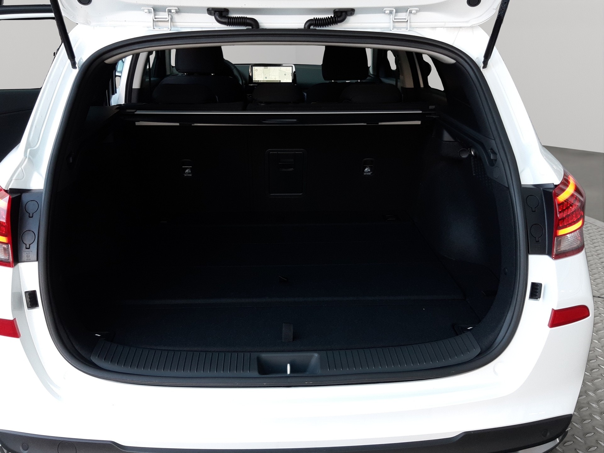 HYUNDAI i30 Wagon 1.6 T-GDi Amplia-image-11