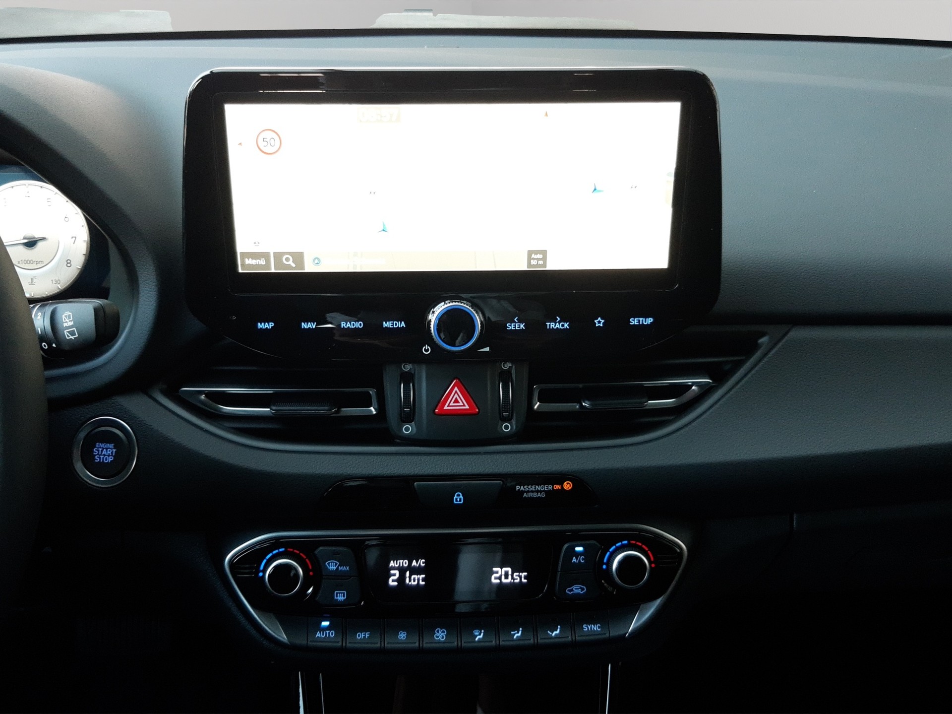 HYUNDAI i30 Wagon 1.6 T-GDi Amplia-image-9