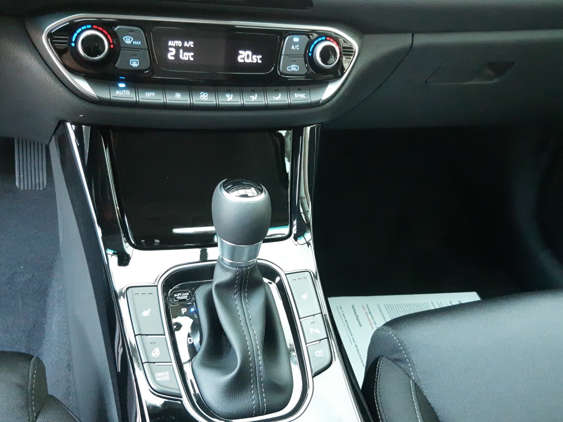 HYUNDAI i30 Wagon 1.6 T-GDi Amplia-image-13