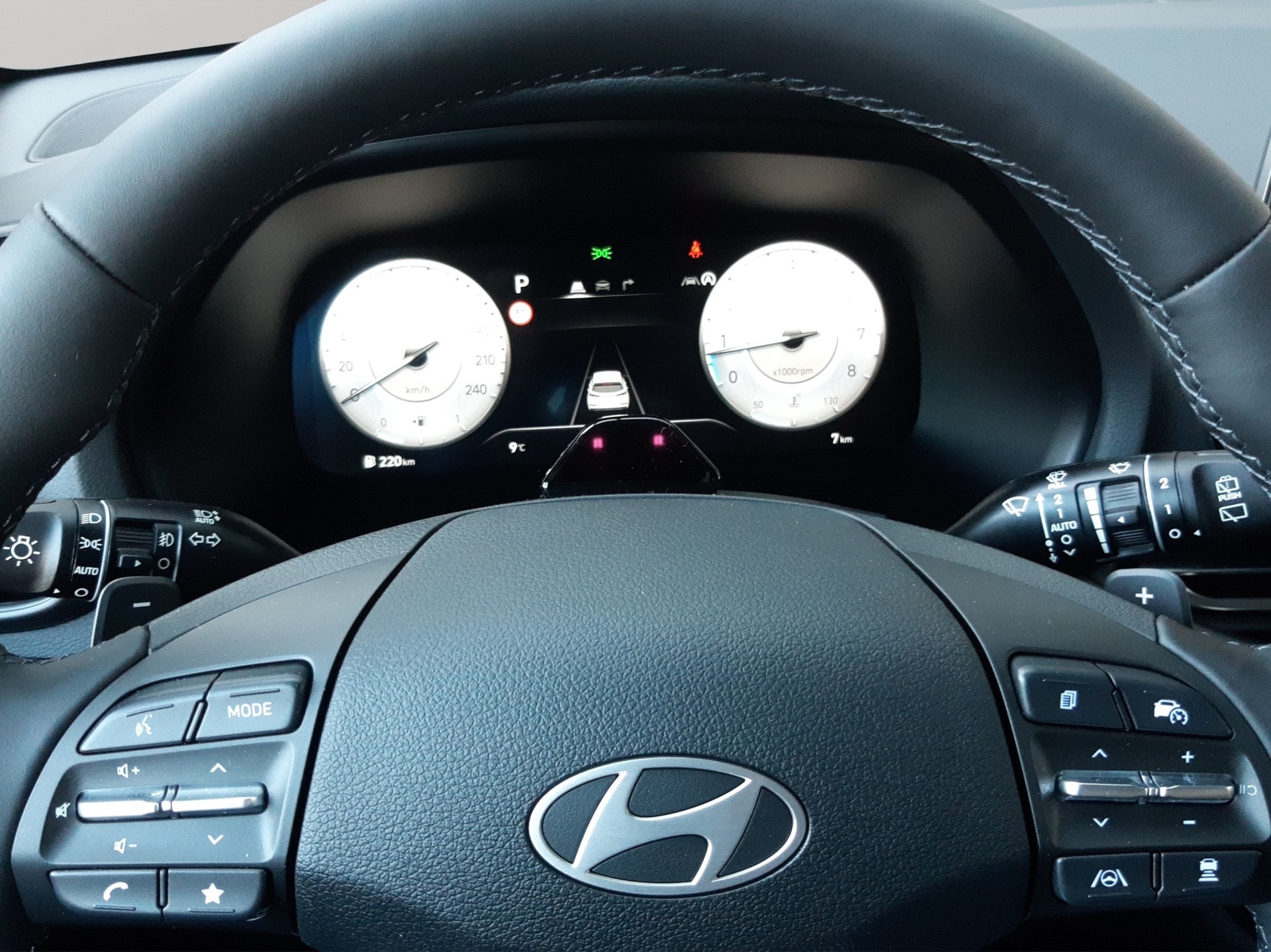 HYUNDAI i30 Wagon 1.6 T-GDi Amplia-image-8