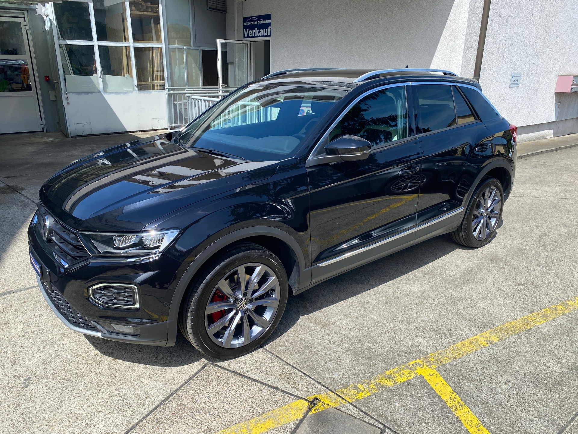 VW T-Roc 2.0 TSI Sport DSG 4Motion-image-2