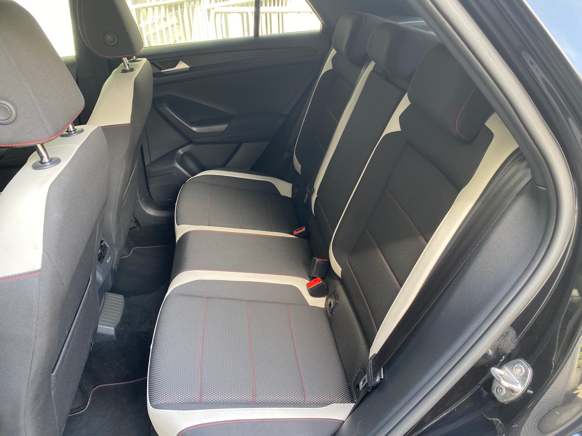 VW T-Roc 2.0 TSI Sport DSG 4Motion-image-27