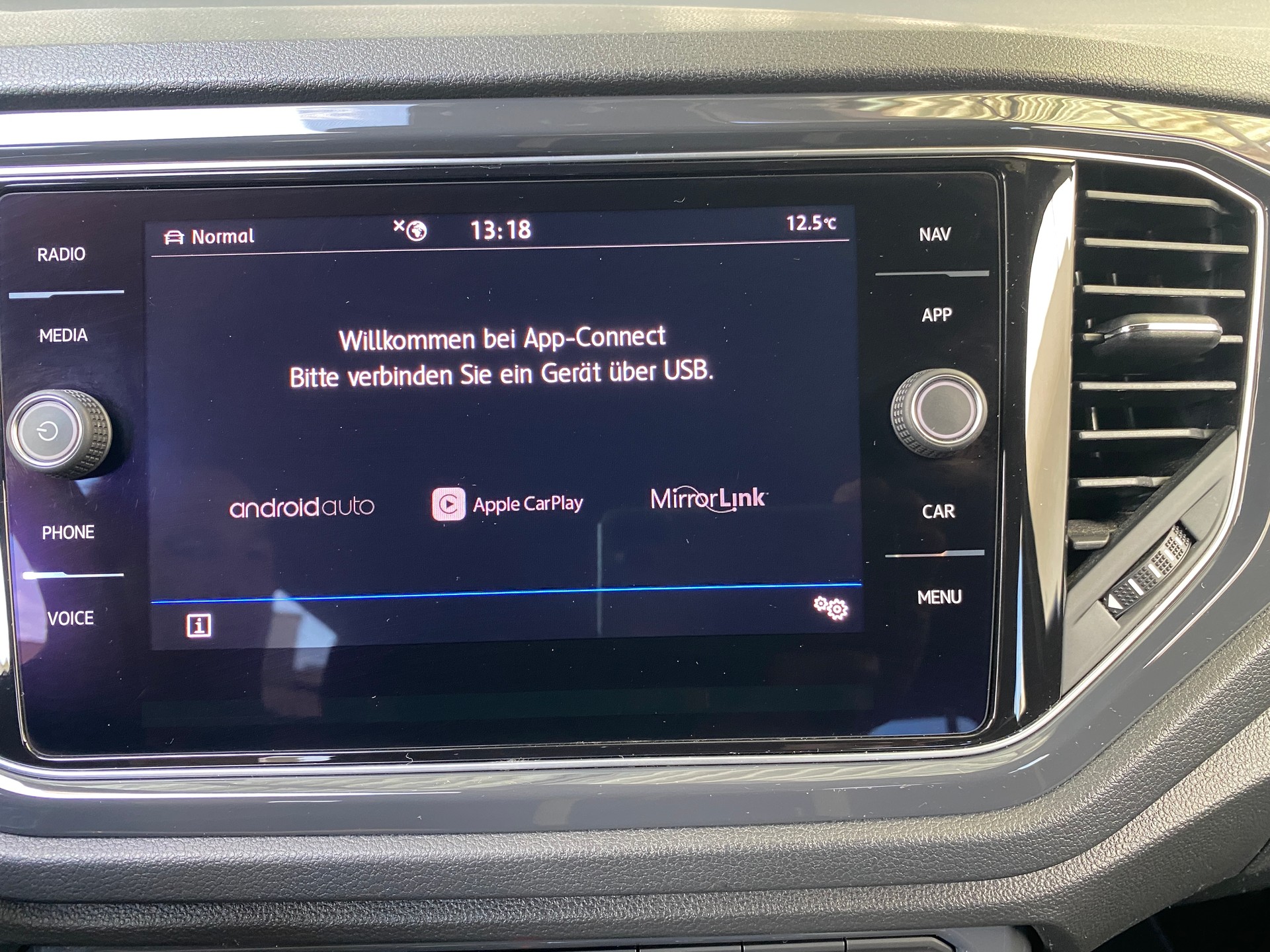 VW T-Roc 2.0 TSI Sport DSG 4Motion-image-19