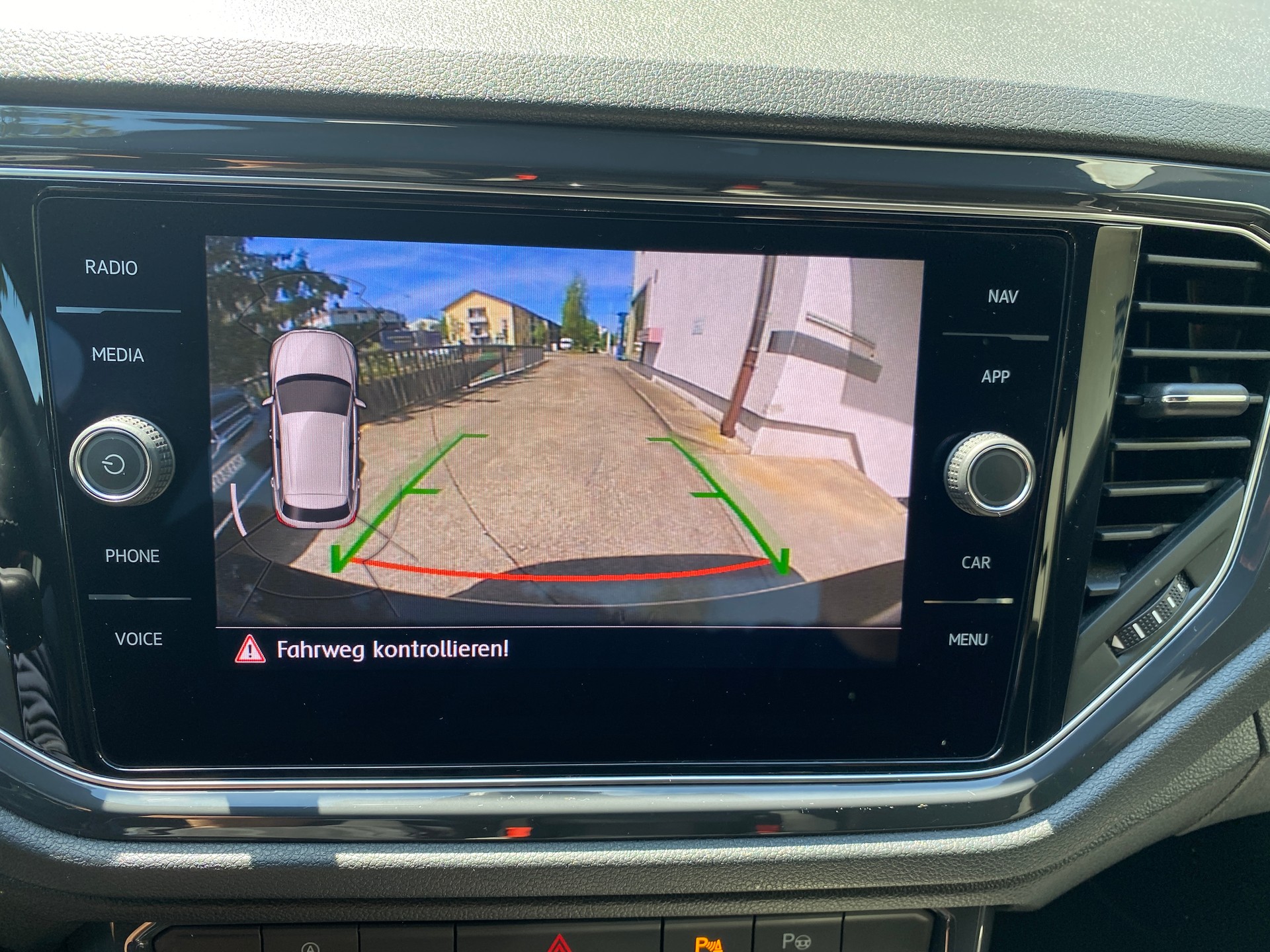 VW T-Roc 2.0 TSI Sport DSG 4Motion-image-16