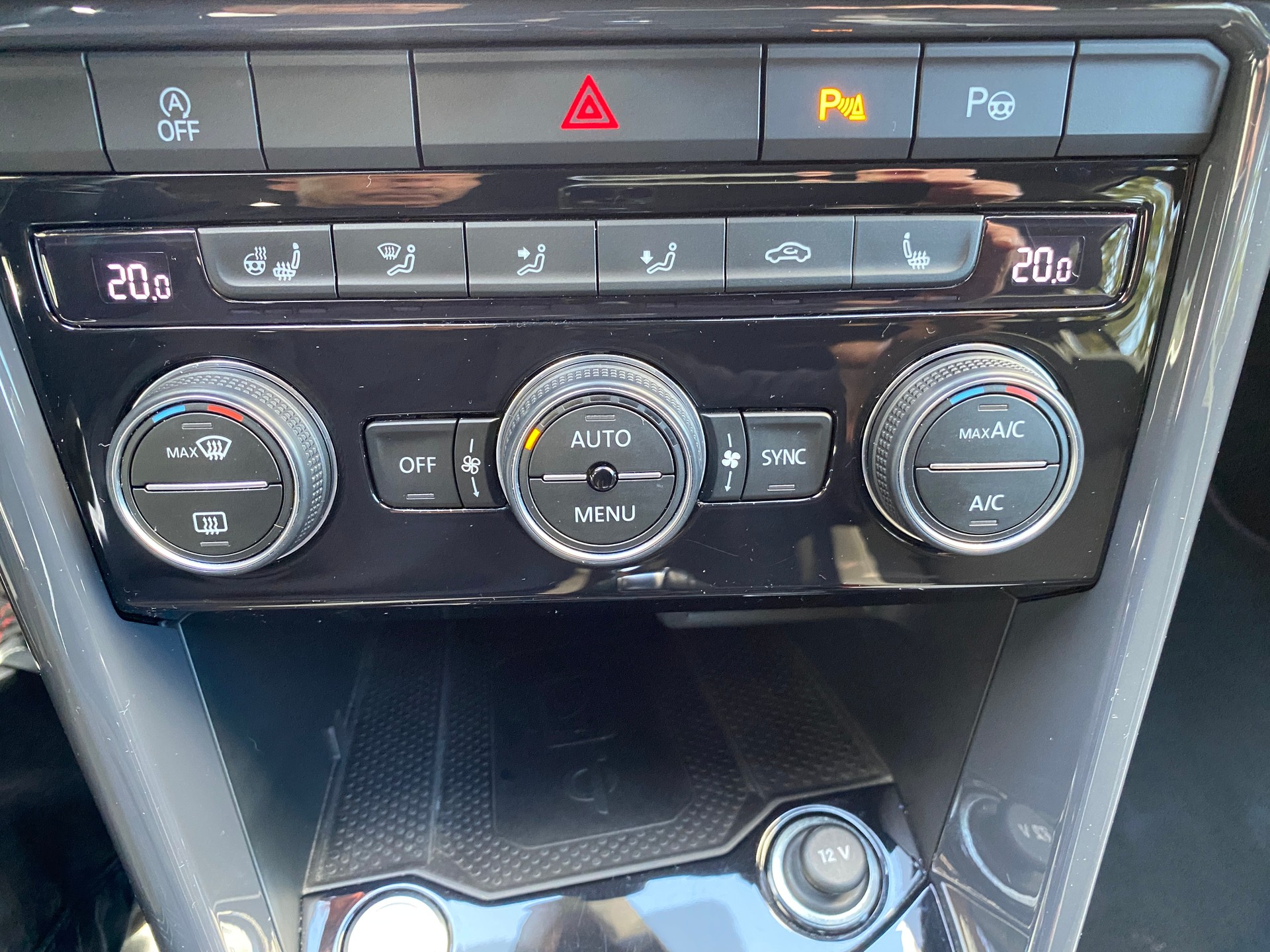 VW T-Roc 2.0 TSI Sport DSG 4Motion-image-15