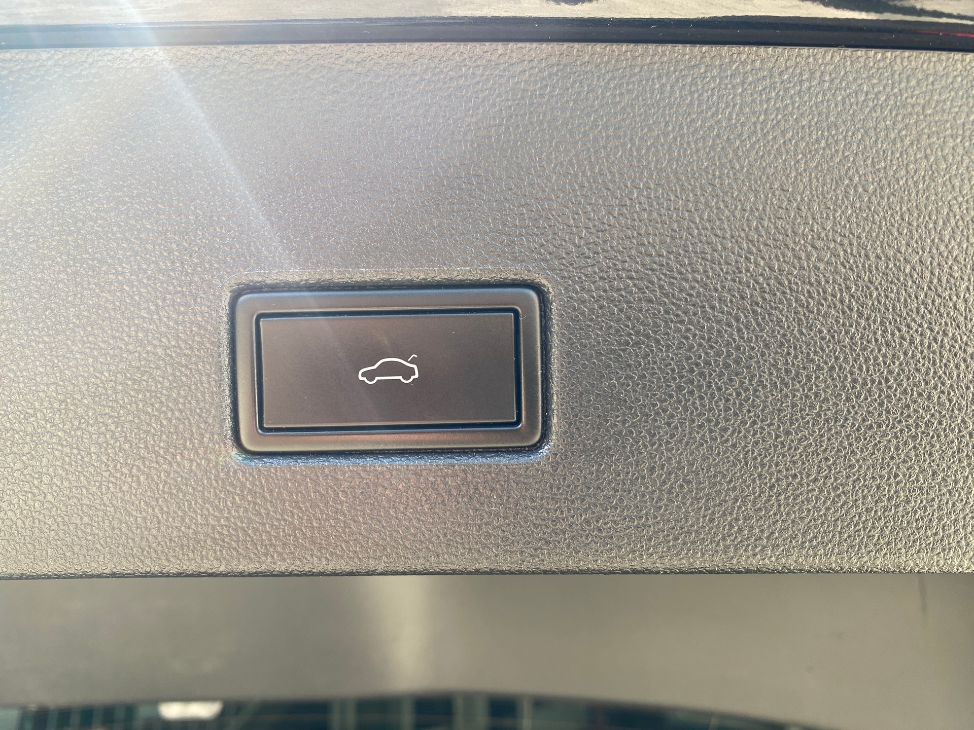 VW T-Roc 2.0 TSI Sport DSG 4Motion-image-30