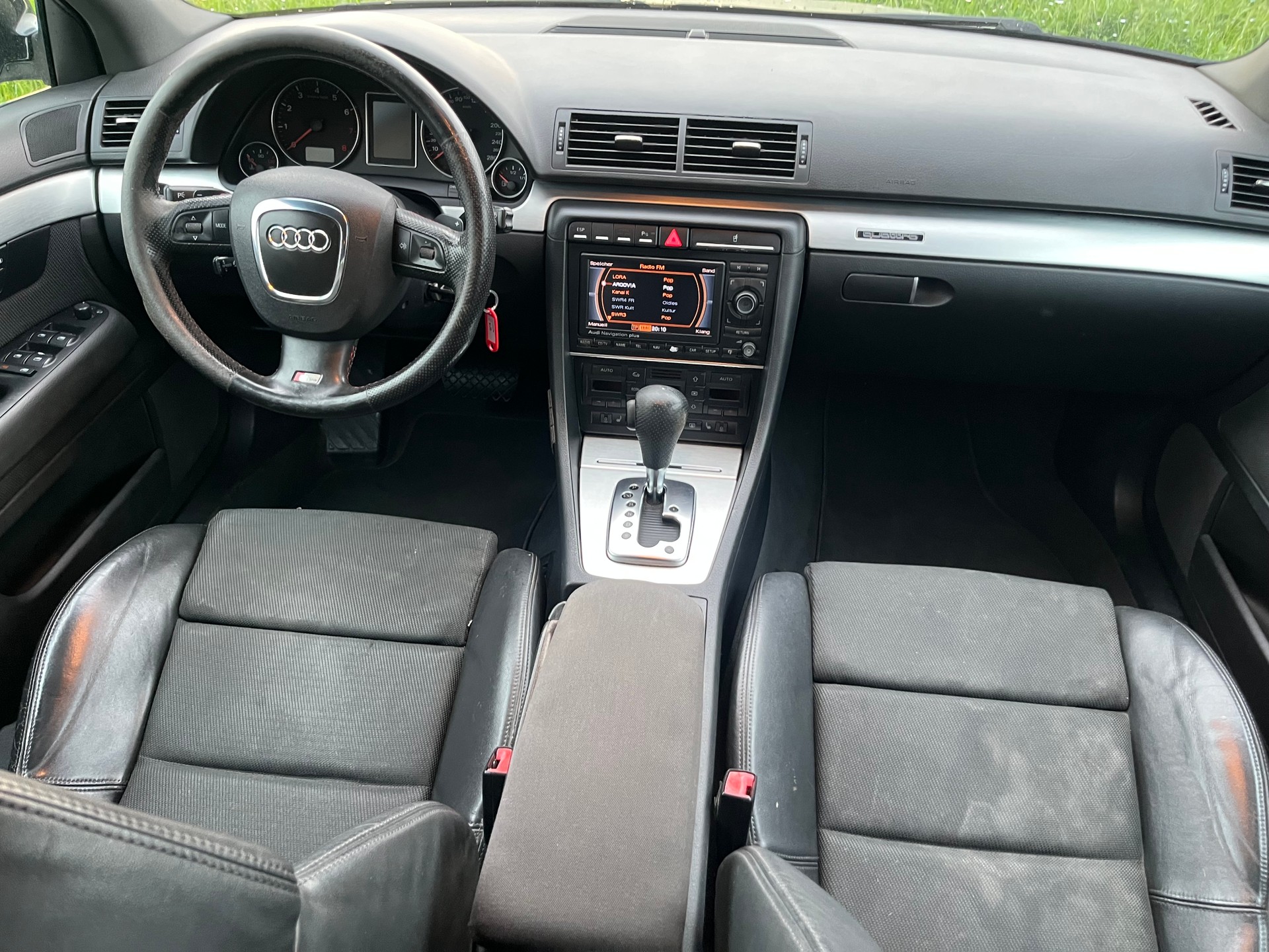 AUDI A4 Avant 3.2 FSI quattro-image-9