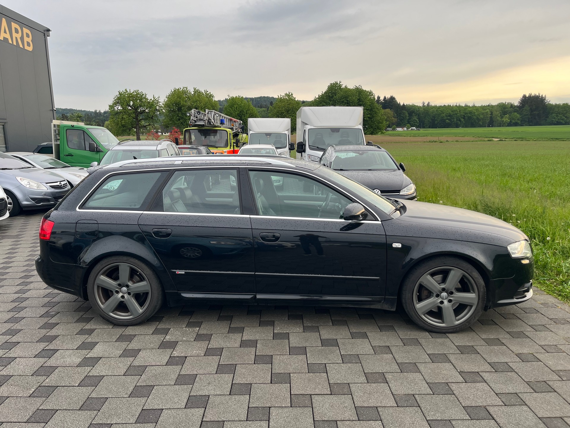 AUDI A4 Avant 3.2 FSI quattro-image-2