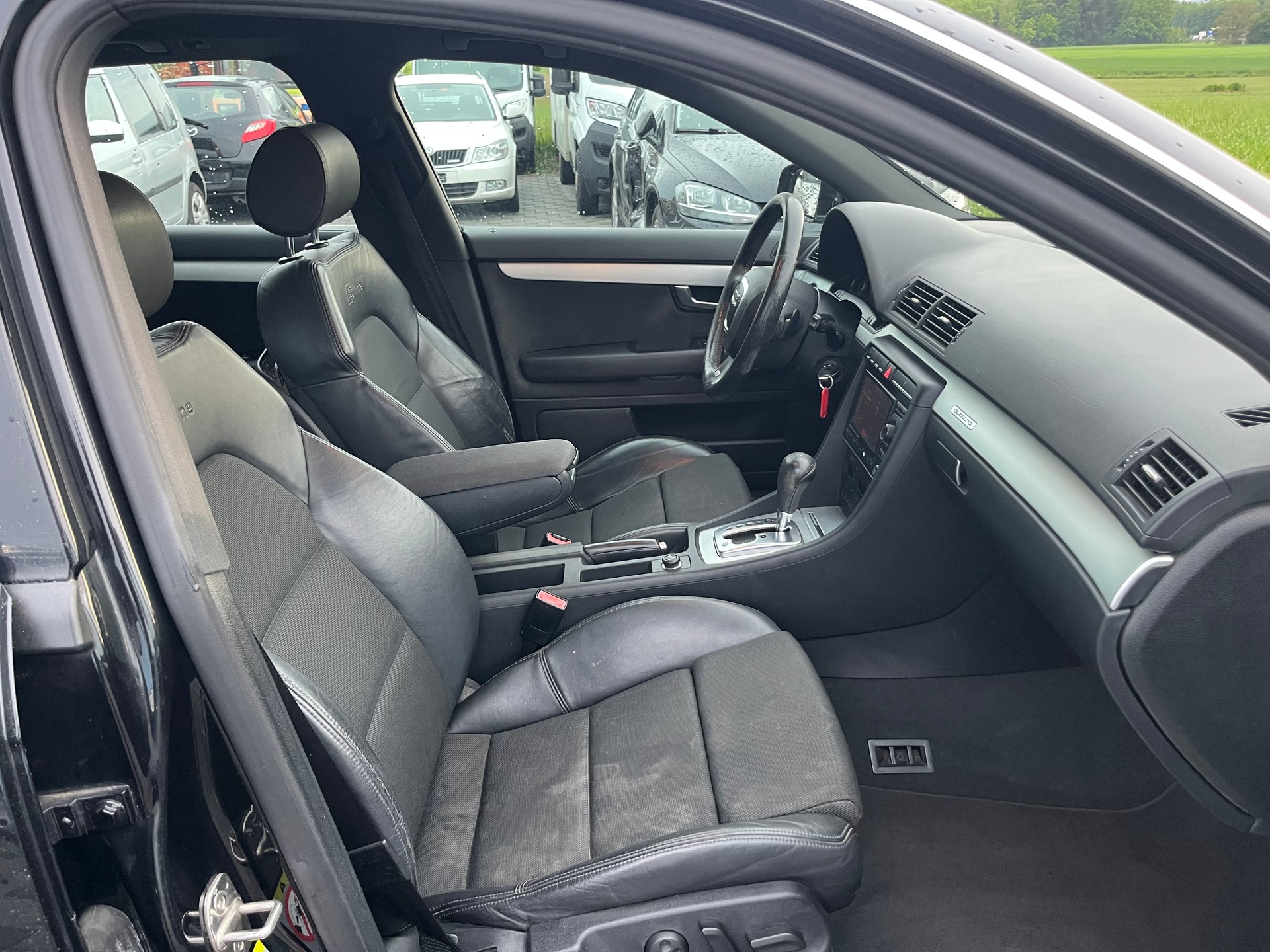 AUDI A4 Avant 3.2 FSI quattro-image-8