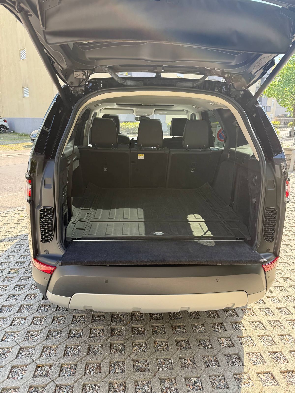 LAND ROVER Discovery 2.0 SD4 S Automatic-image-5