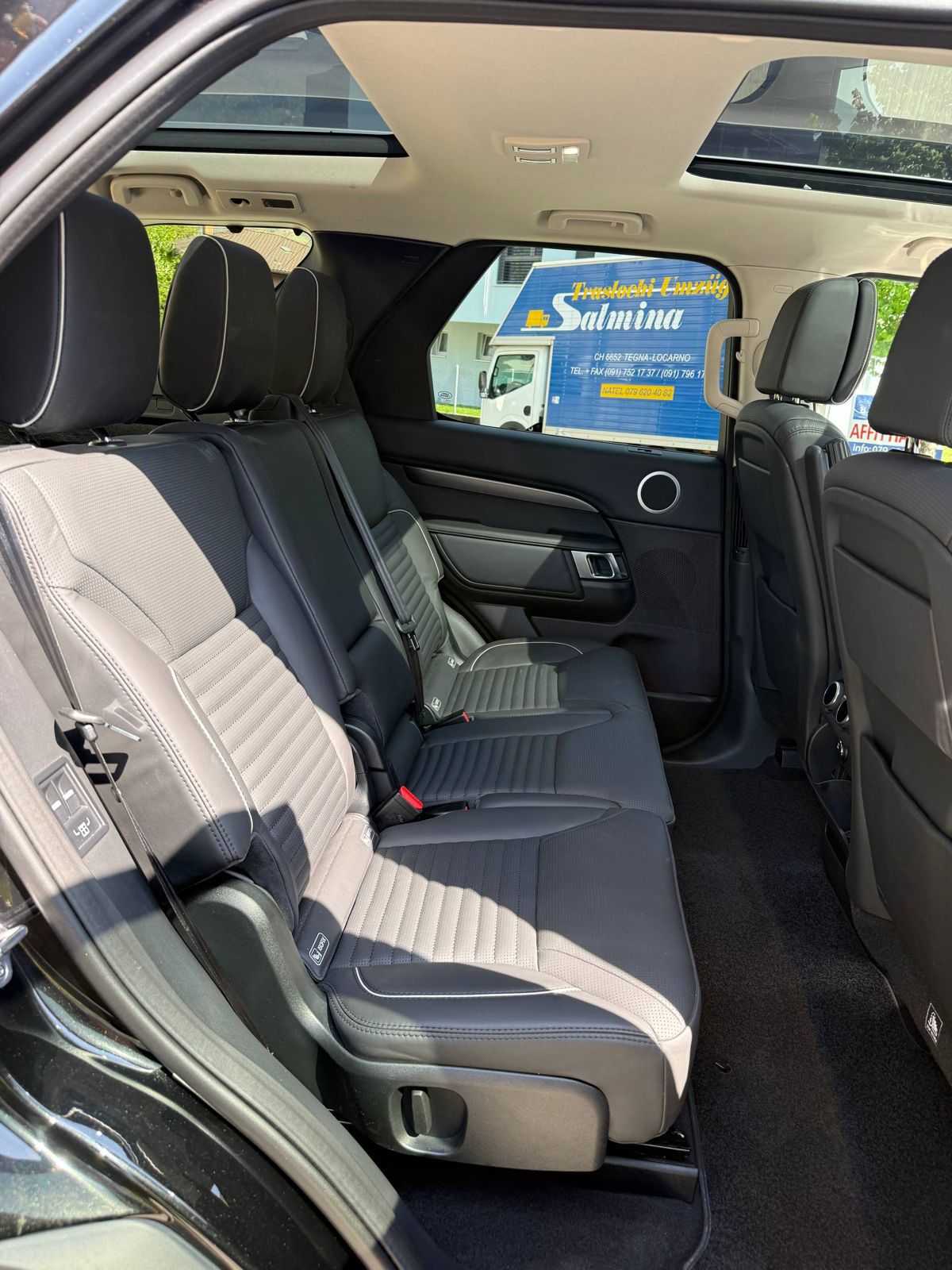 LAND ROVER Discovery 2.0 SD4 S Automatic-image-9