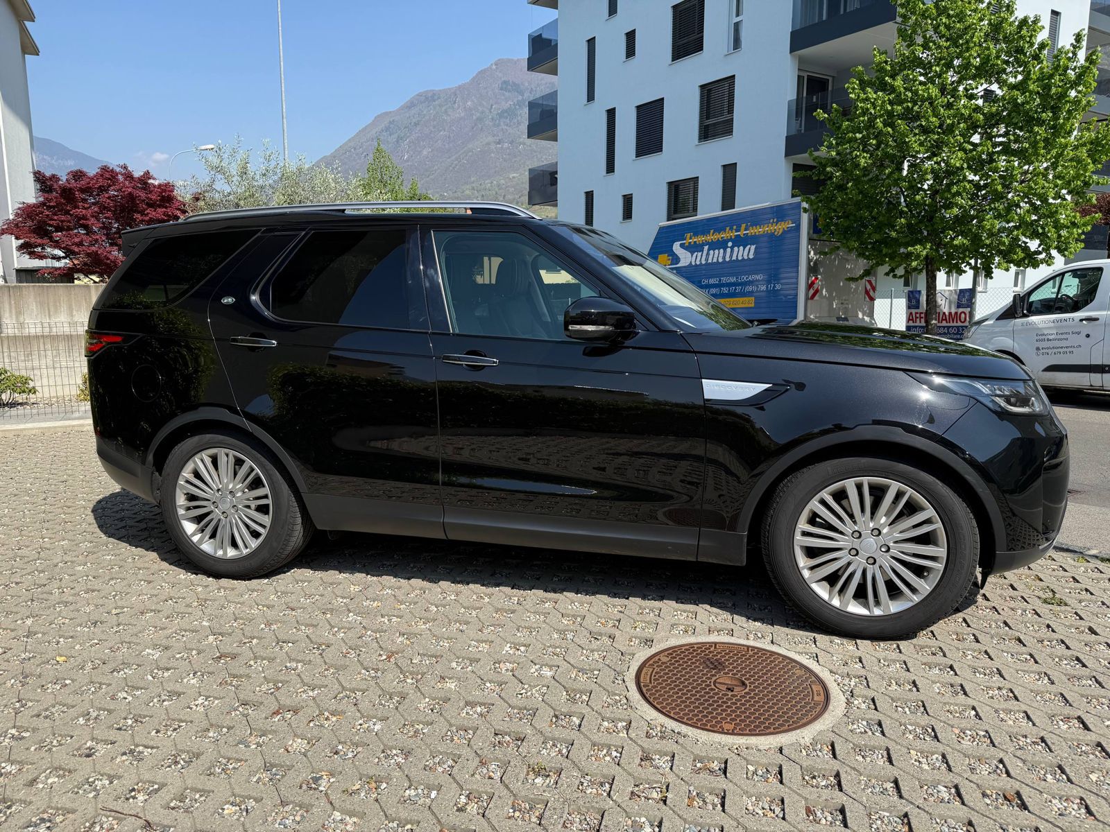 LAND ROVER Discovery 2.0 SD4 S Automatic-image-1