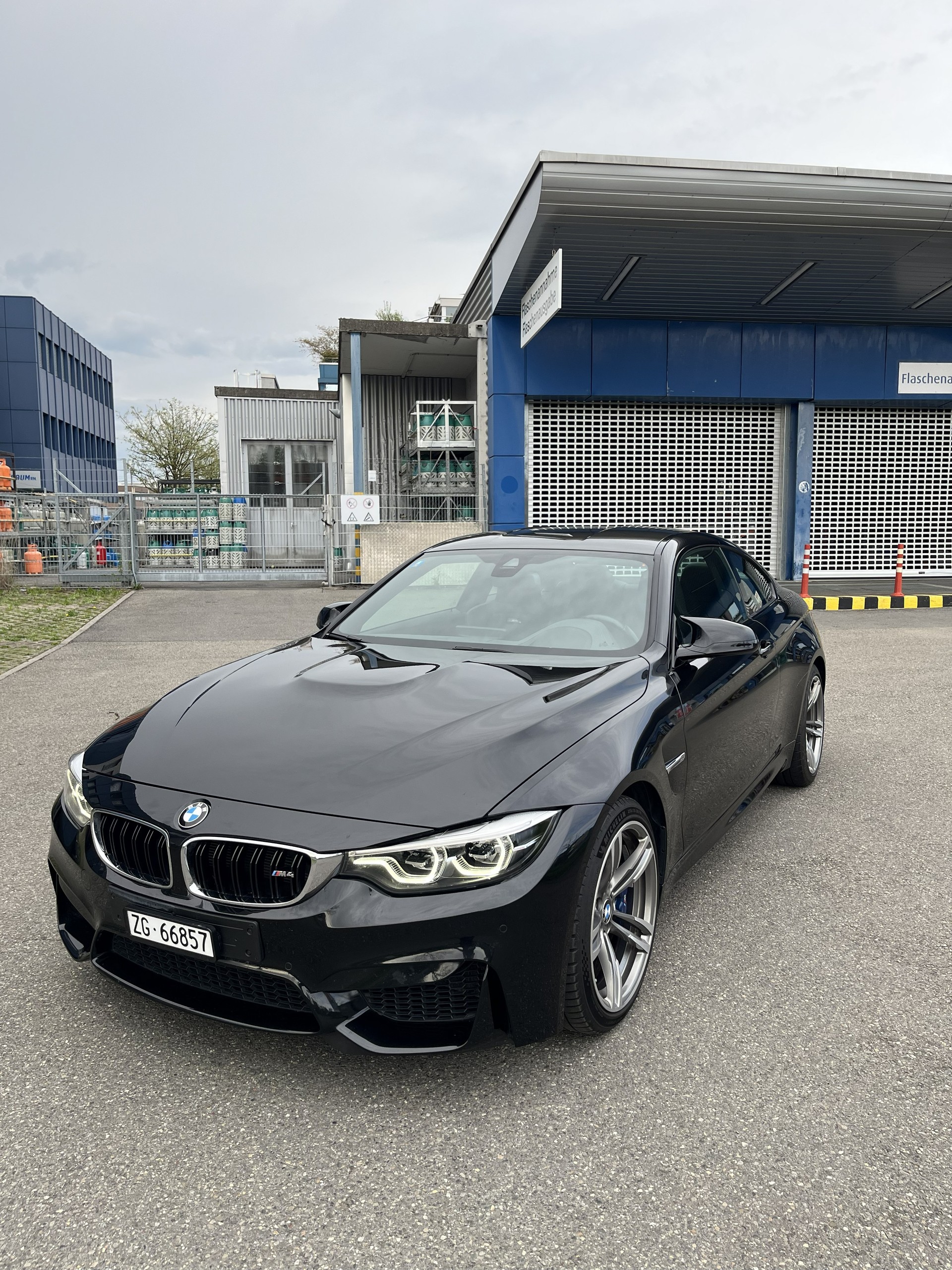 BMW M4-image-0