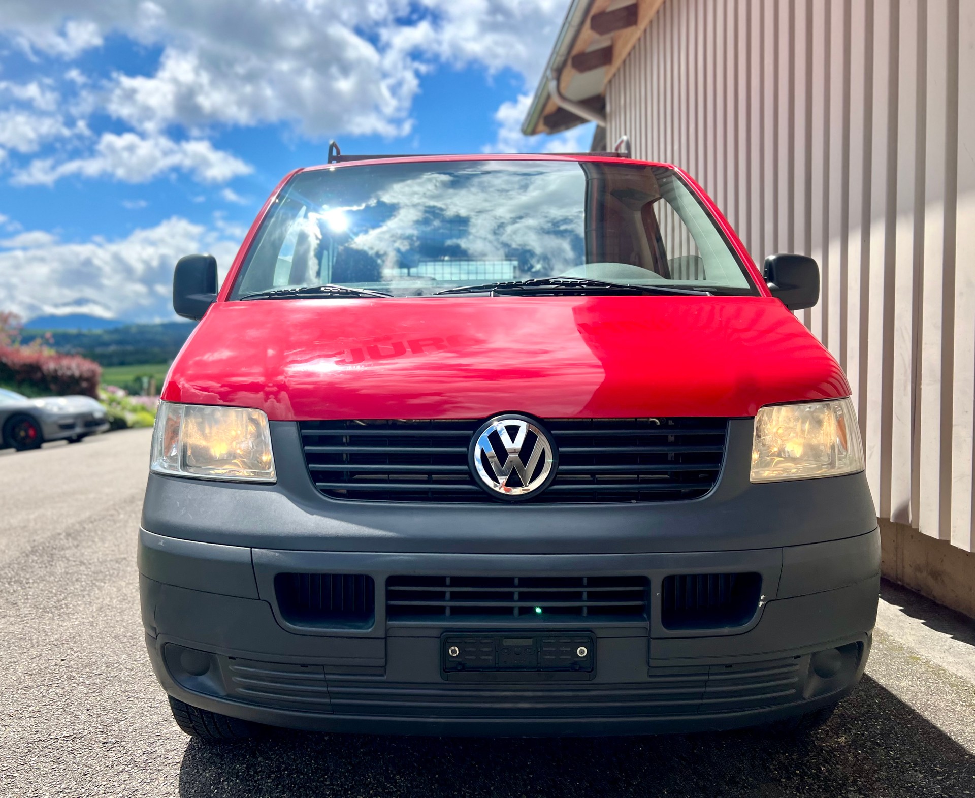 VW T5 2.5 TDI PD 4MOTION "rote Legende" by Nutzfahrzeugcenter Seetal-image-3