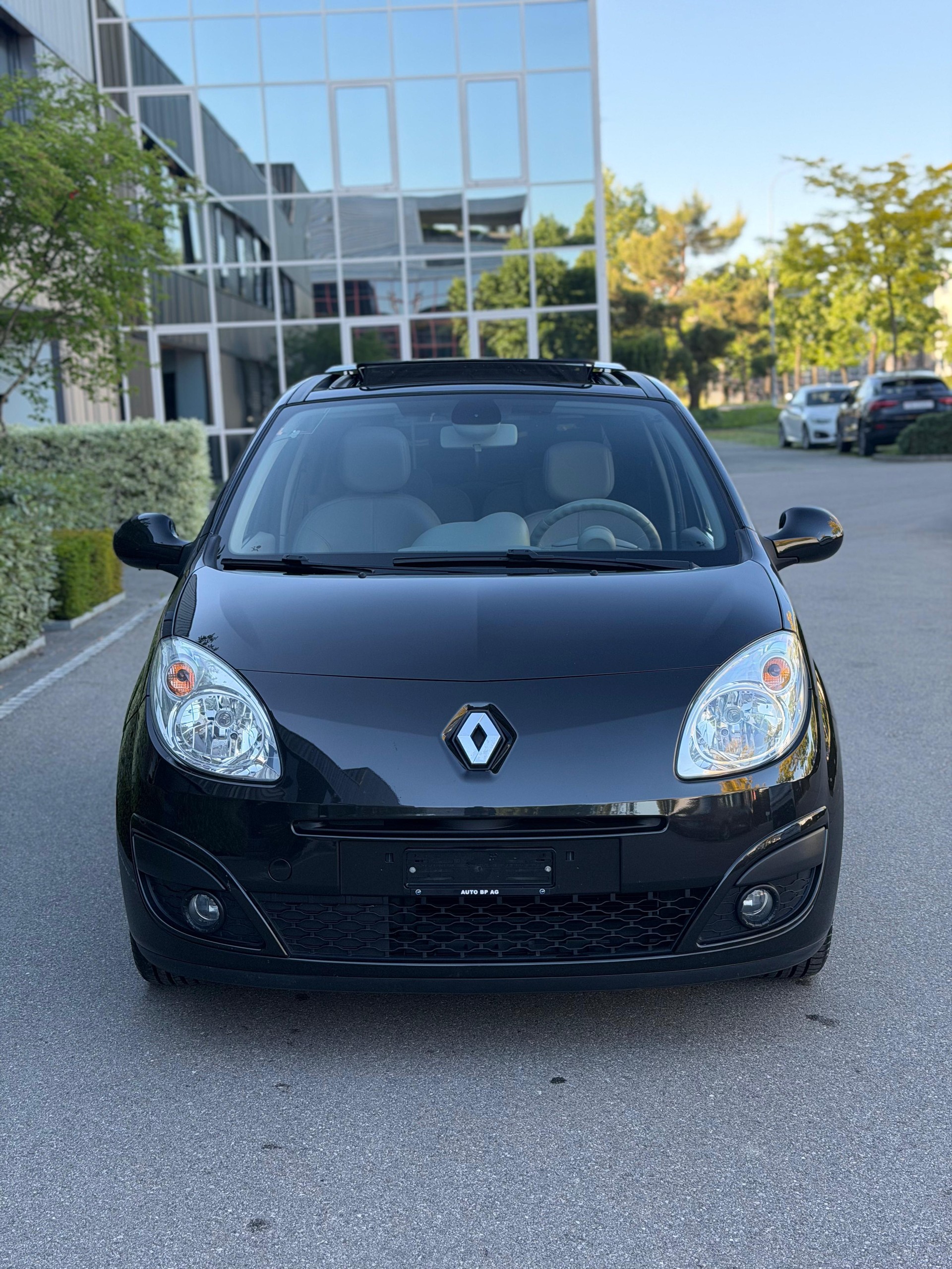 RENAULT Twingo 1.2 16V Initiale Quickshift-image-1