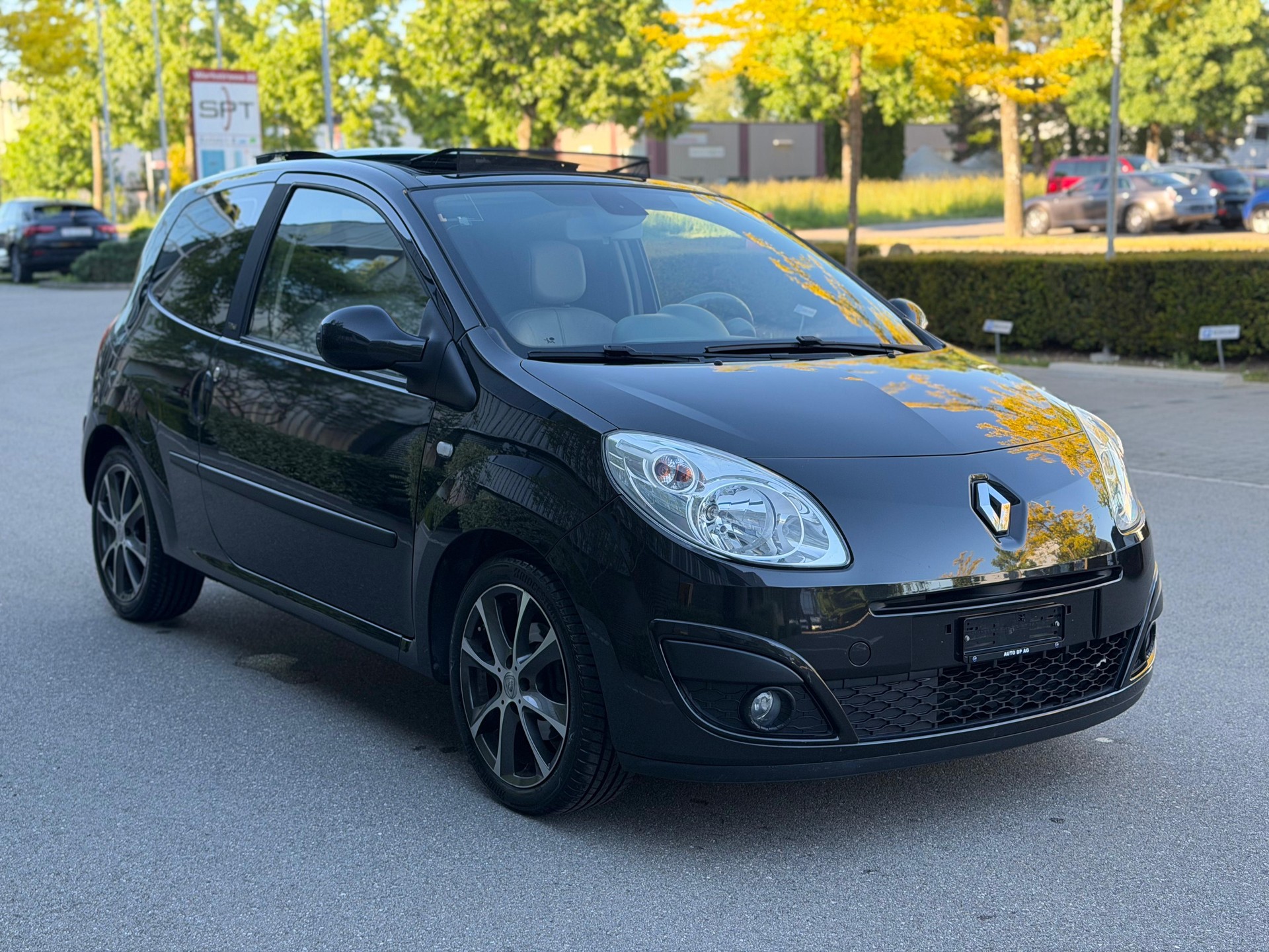 RENAULT Twingo 1.2 16V Initiale Quickshift-image-3