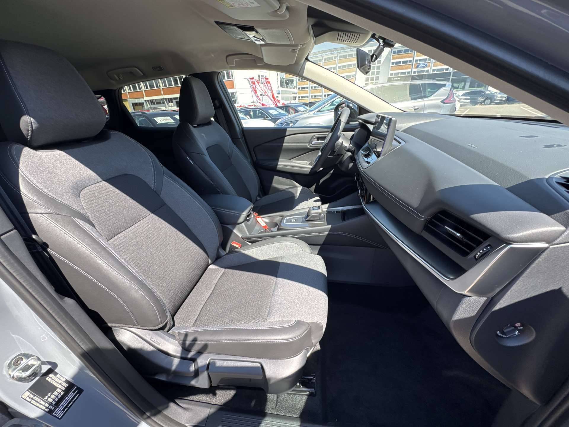 NISSAN Qashqai 1.3 DIG-T MHEV N-Connecta Xtronic-Automat-image-12
