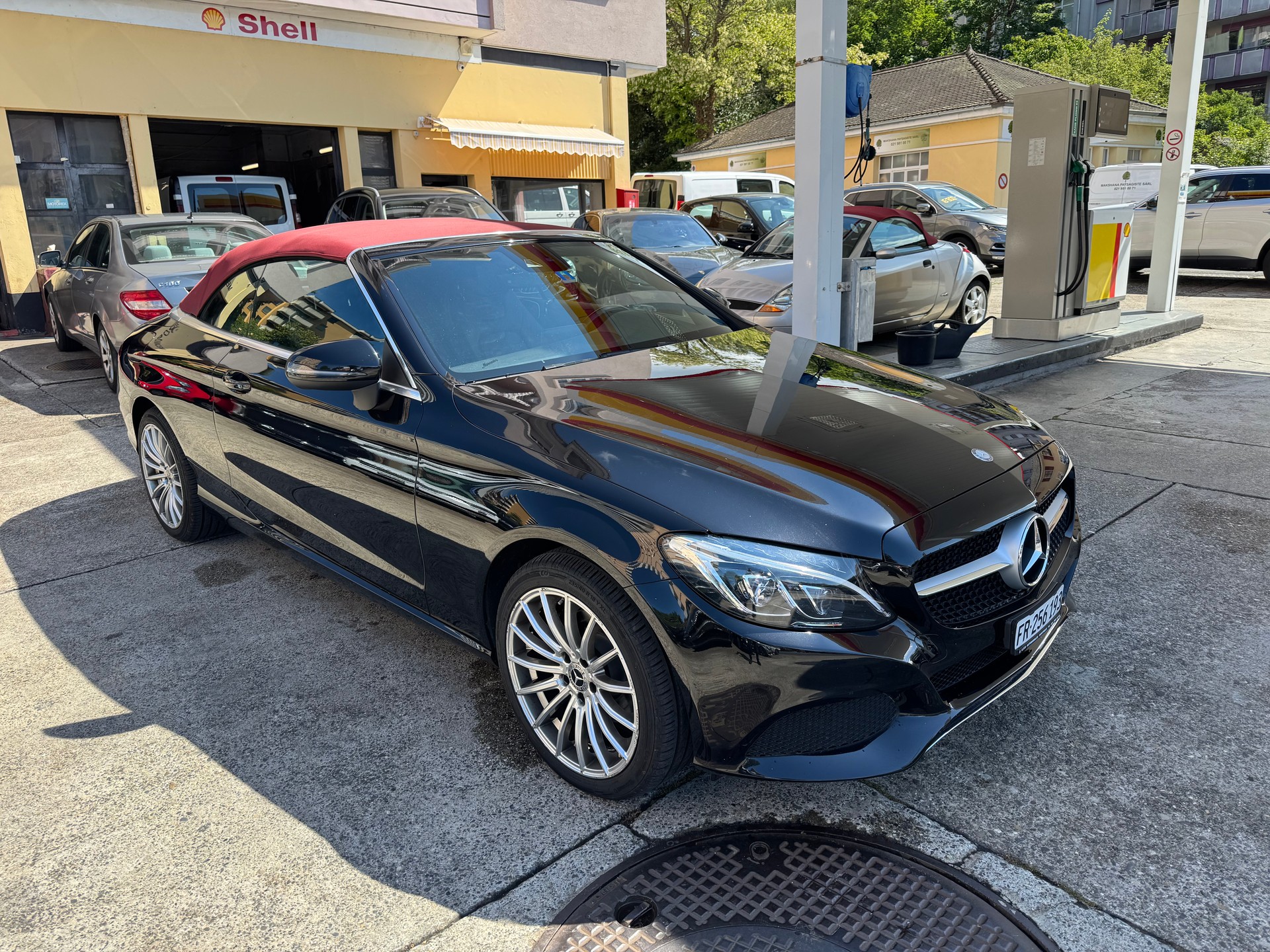 MERCEDES-BENZ C 200 Cabriolet AMG Line-image-3