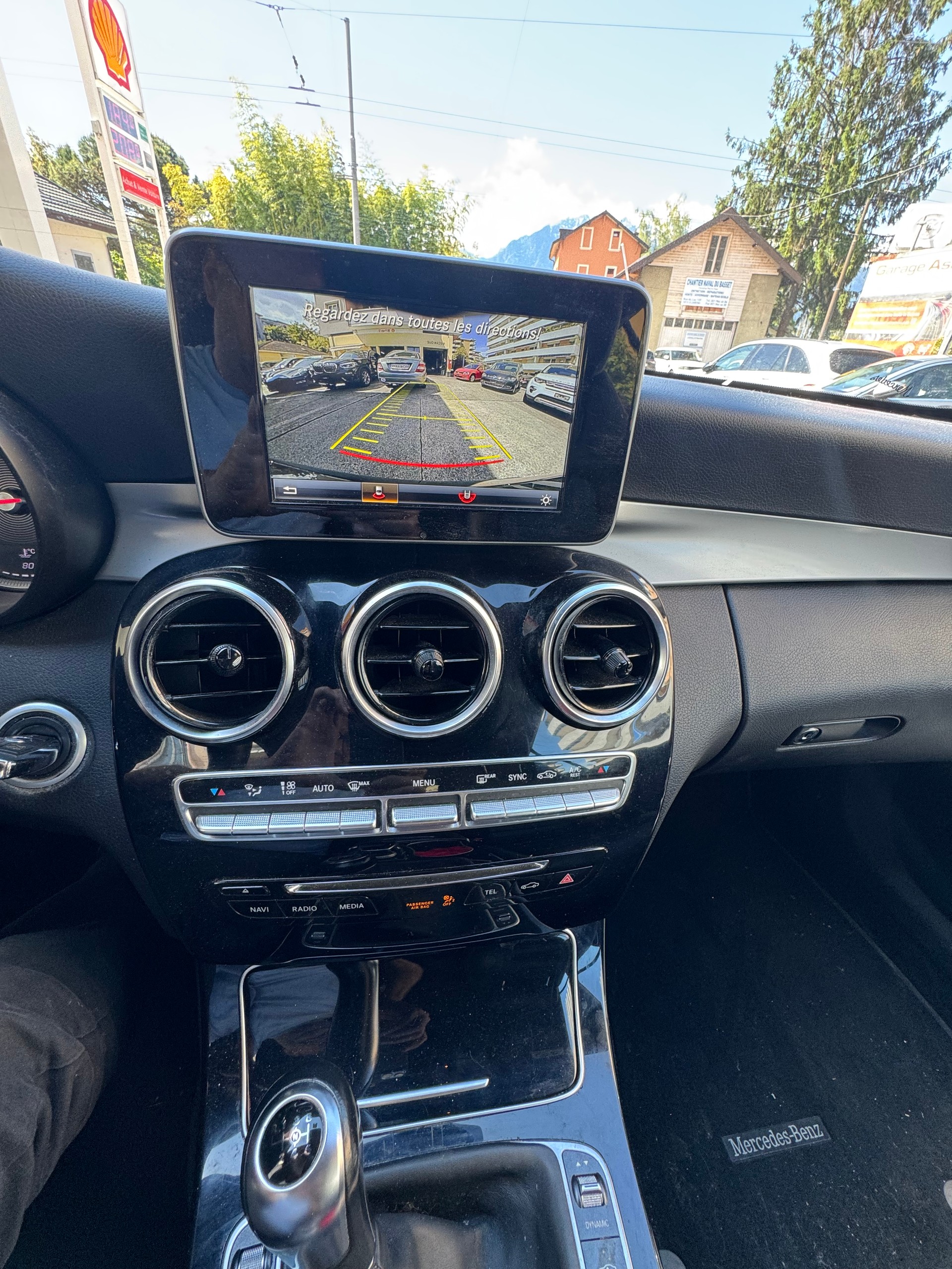 MERCEDES-BENZ C 200 Cabriolet AMG Line-image-7