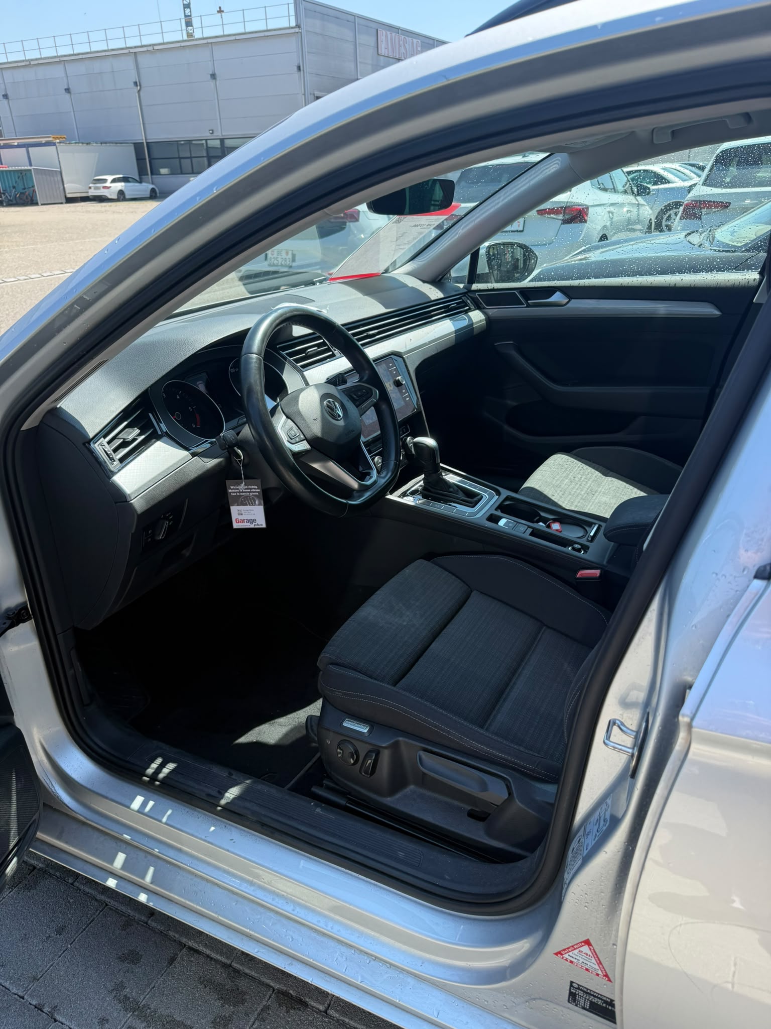 VW PASSAT-image-10