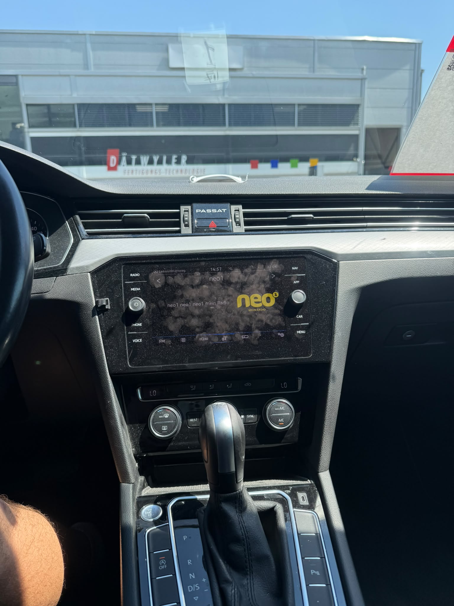 VW PASSAT-image-16