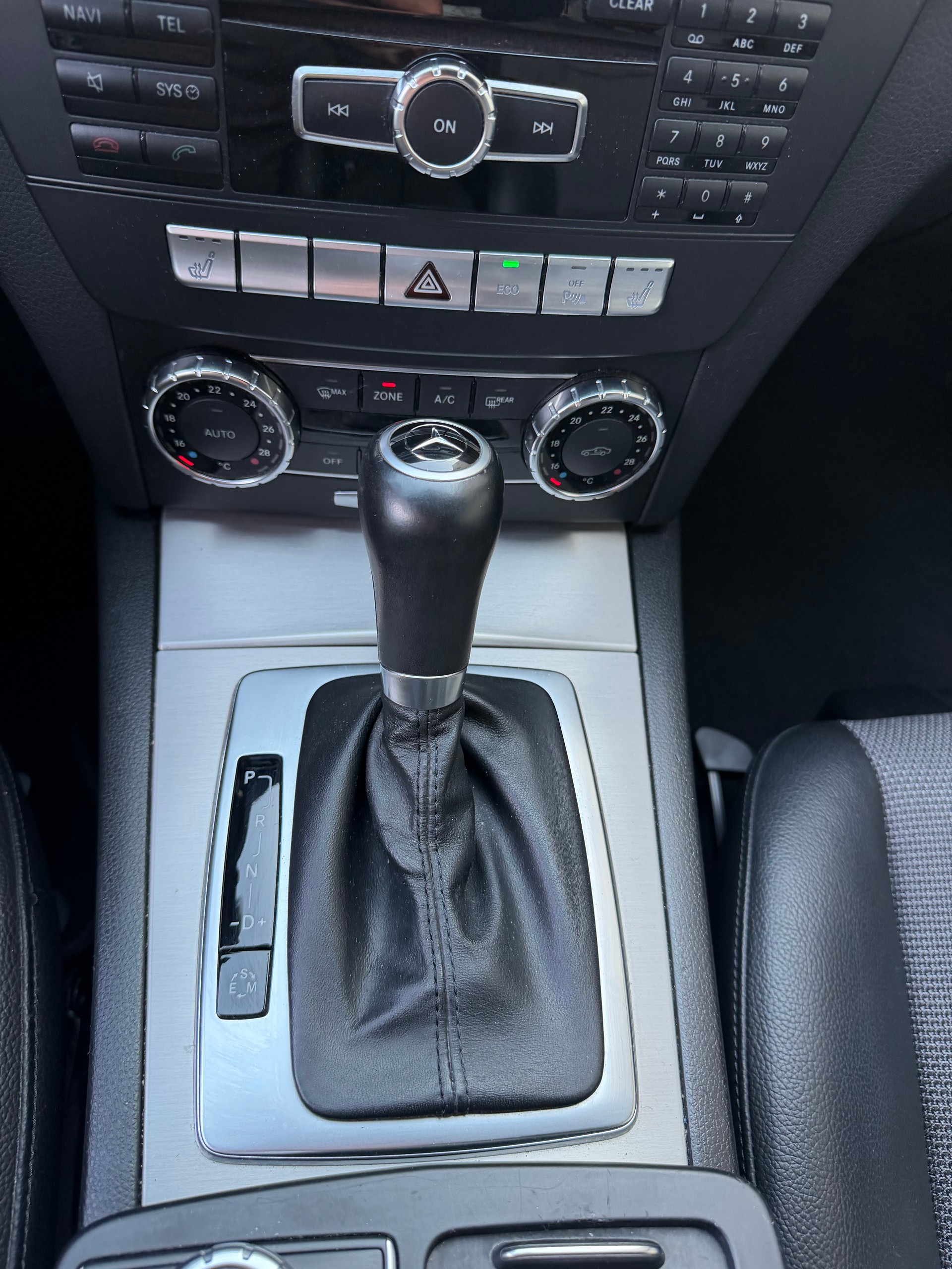 MERCEDES-BENZ C 250 CDI Elégance 4Matic 7G-Tronic-image-11
