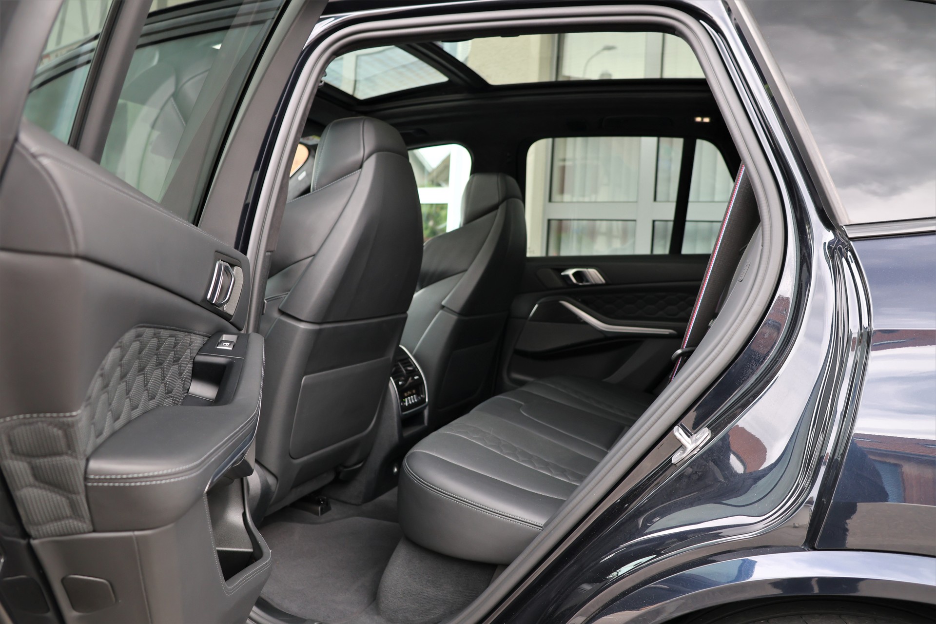 BMW X5M Competition Steptronic Competition + 3.5T AHK-image-12