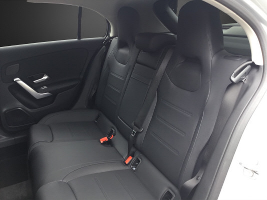 MERCEDES-BENZ A 250 4Matic 8G-DCT-image-10