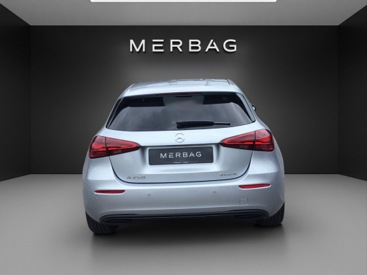 MERCEDES-BENZ A 250 4Matic 8G-DCT-image-4