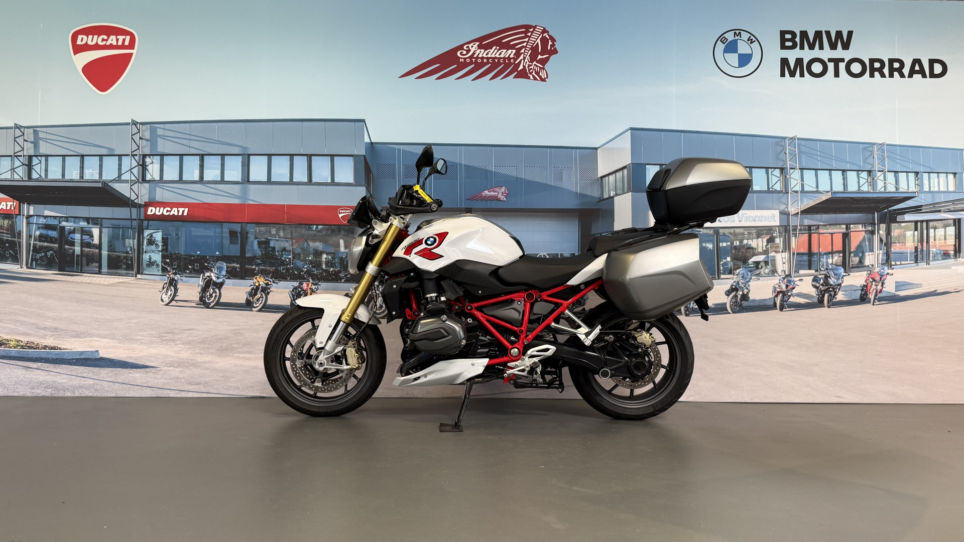BMW R 1200 R-showroom-element-3