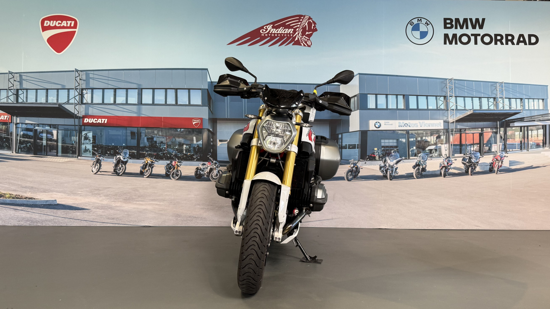 BMW R 1200 R-showroom-element-1