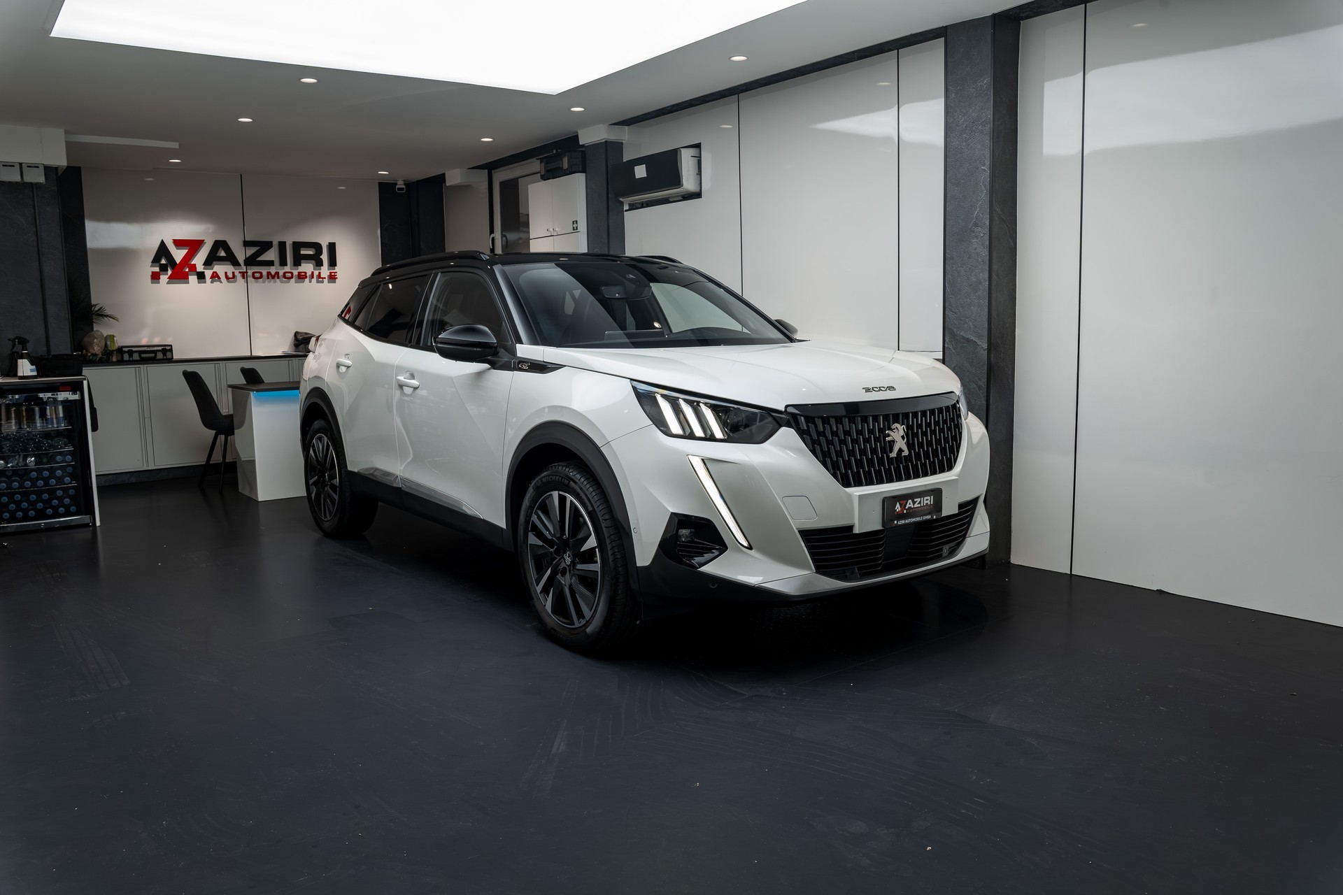 PEUGEOT 2008 1.2 PureTech GT EAT8-image-2