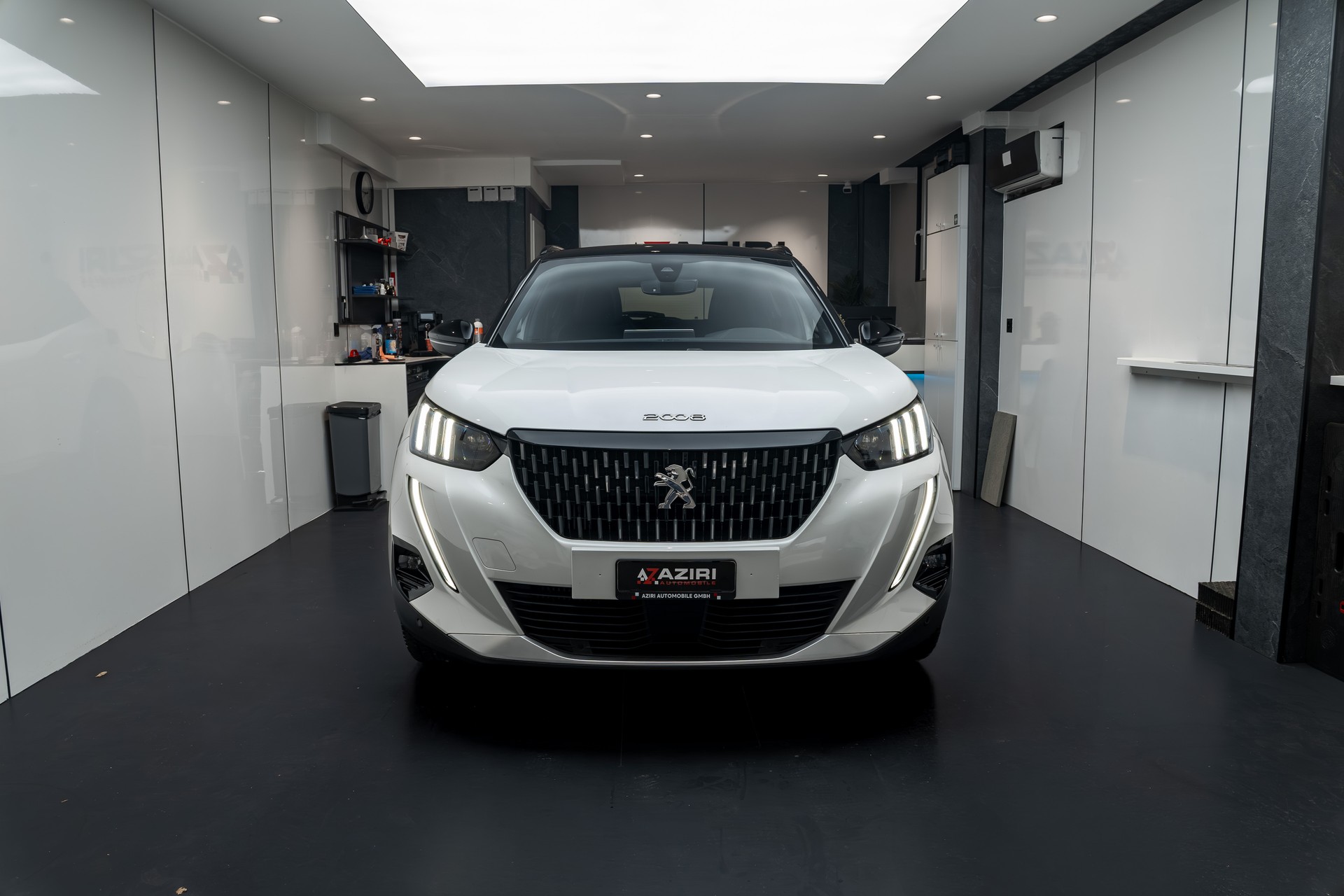 PEUGEOT 2008 1.2 PureTech GT EAT8-image-1