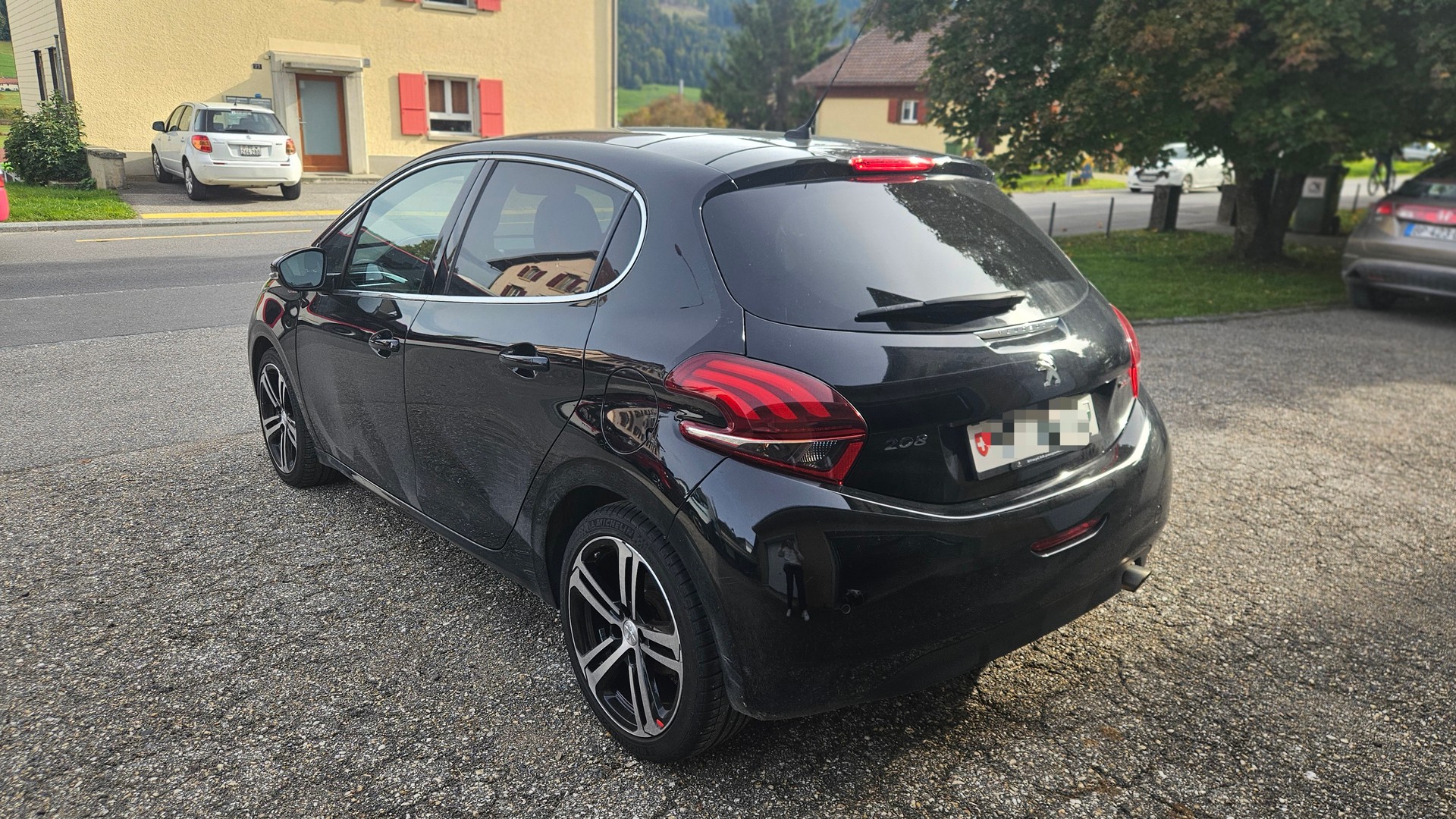 PEUGEOT 1.2 PureTech GT Line S/S-image-1