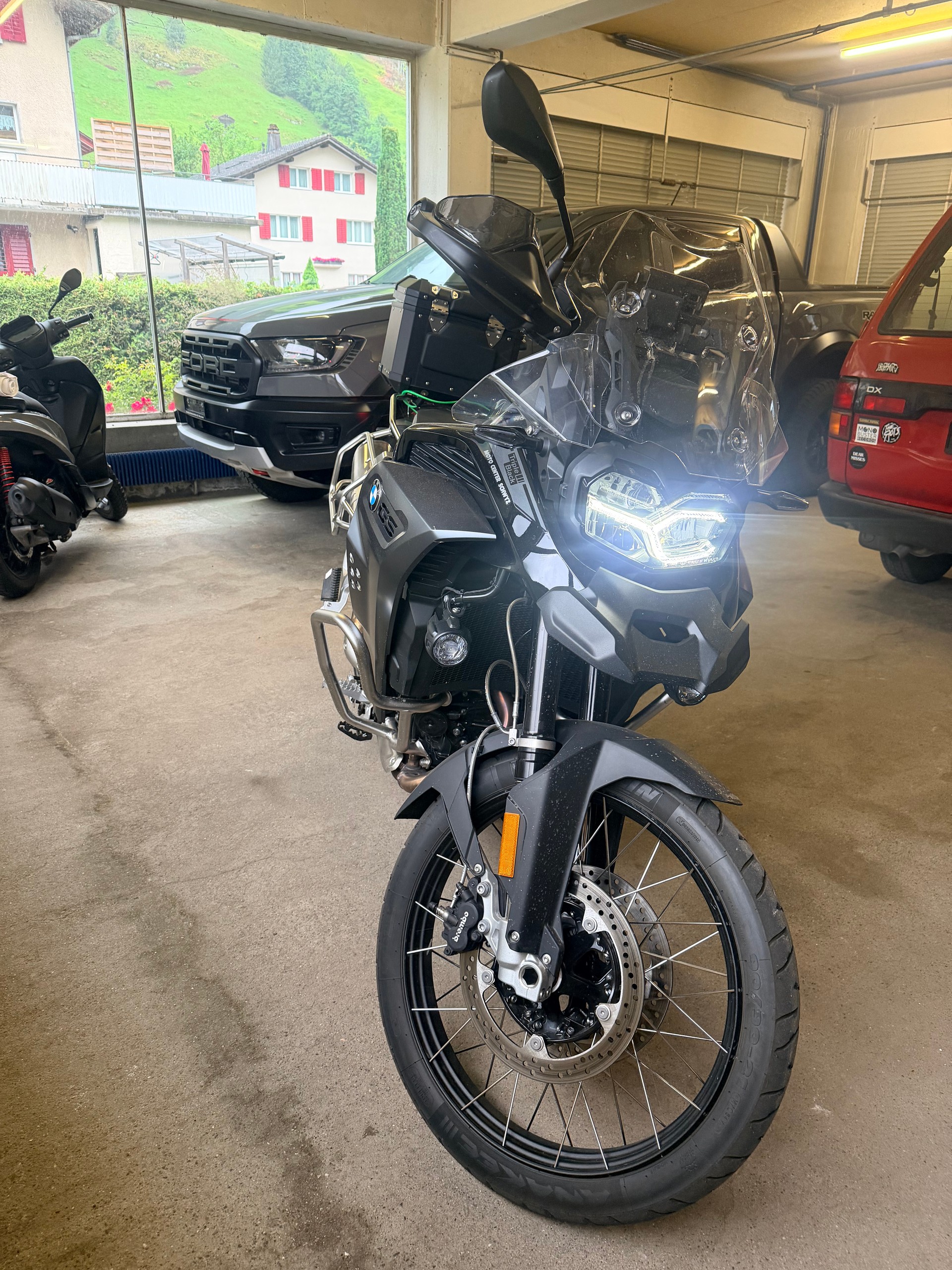 BMW F 850 GS Adventure-image-2