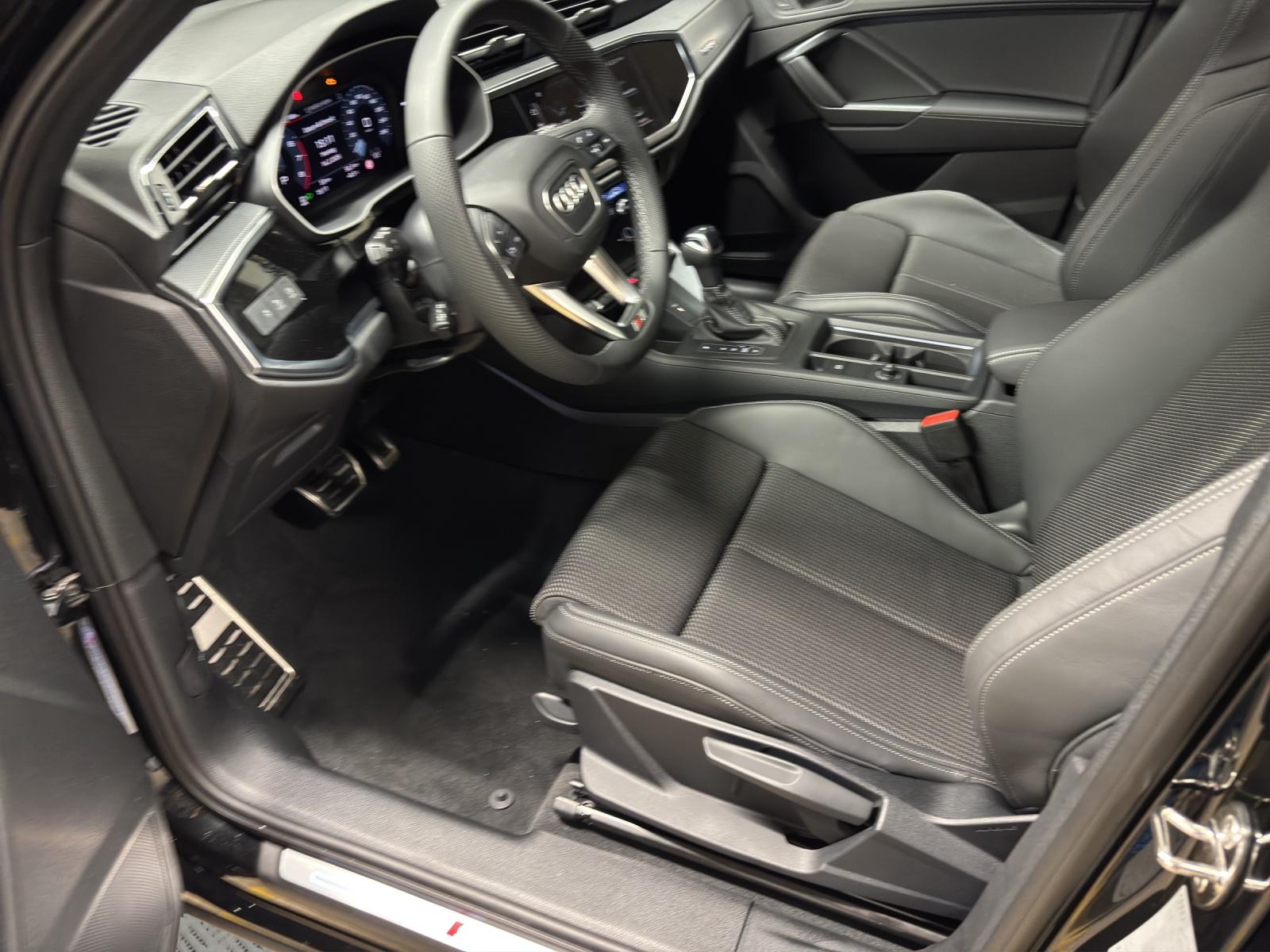 AUDI Q3 2.0 40 TFSI S line quattro S-Tronic-image-5