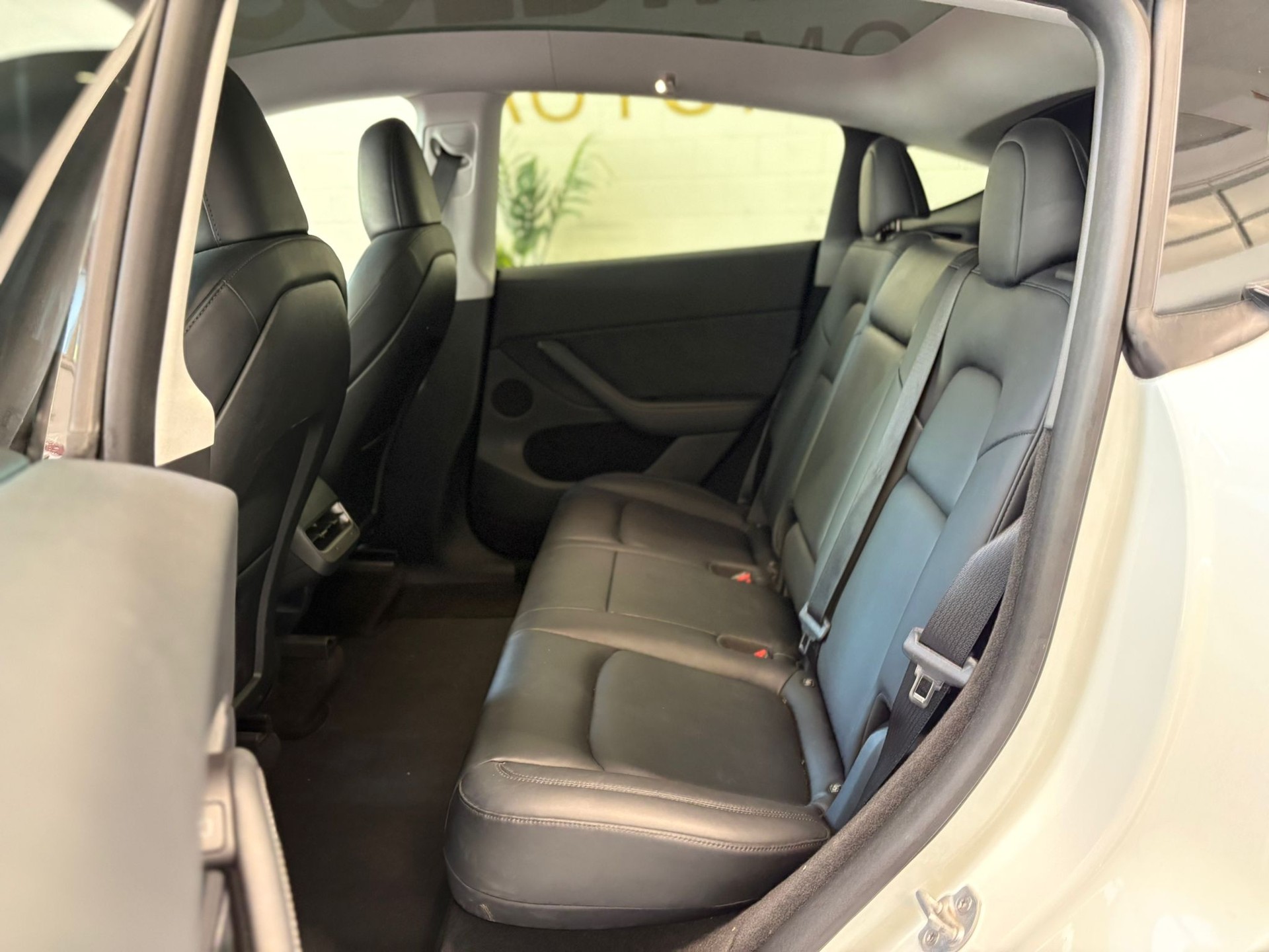TESLA Model Y Long Range-image-7