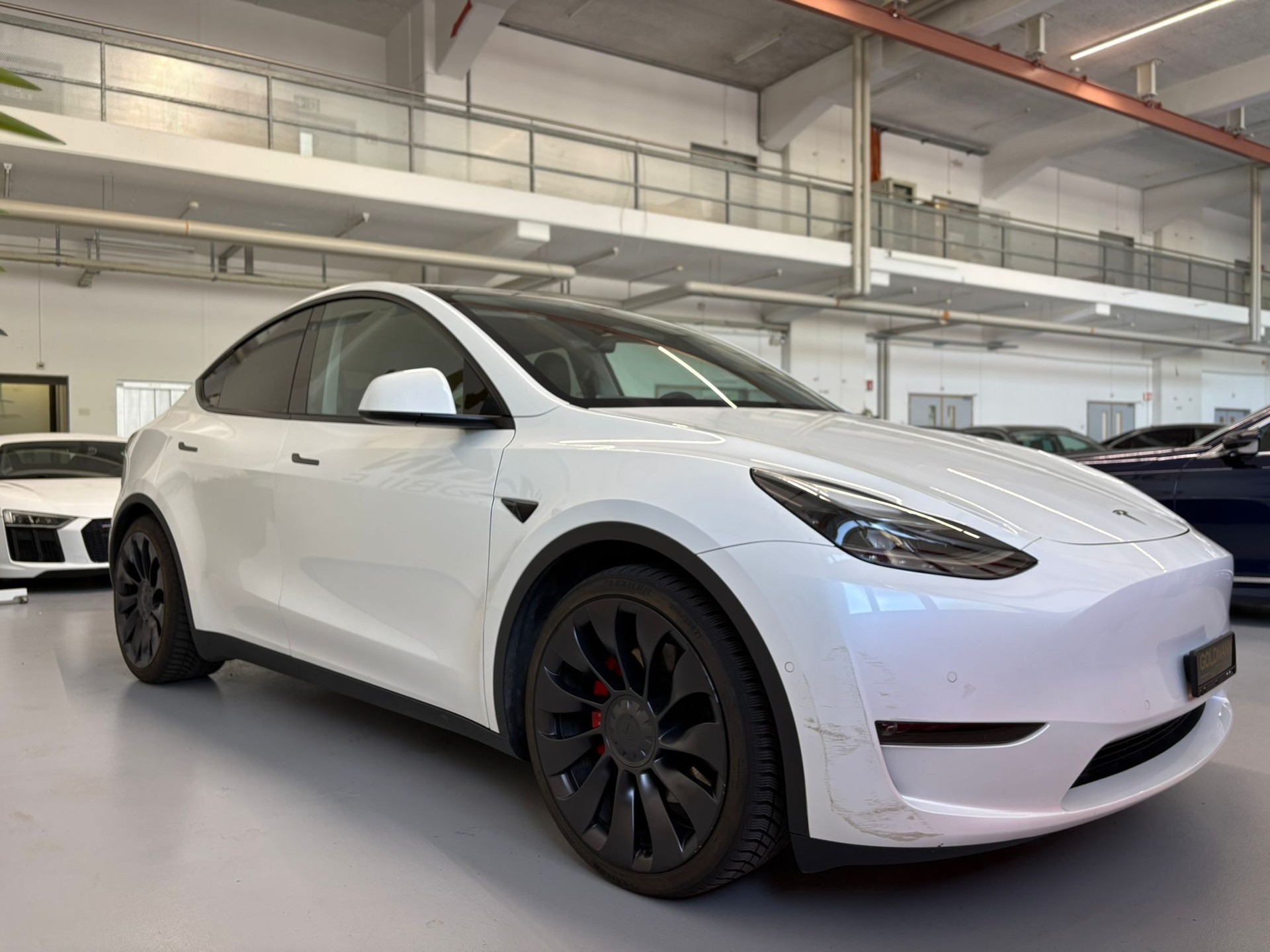 TESLA Model Y Long Range-image-3