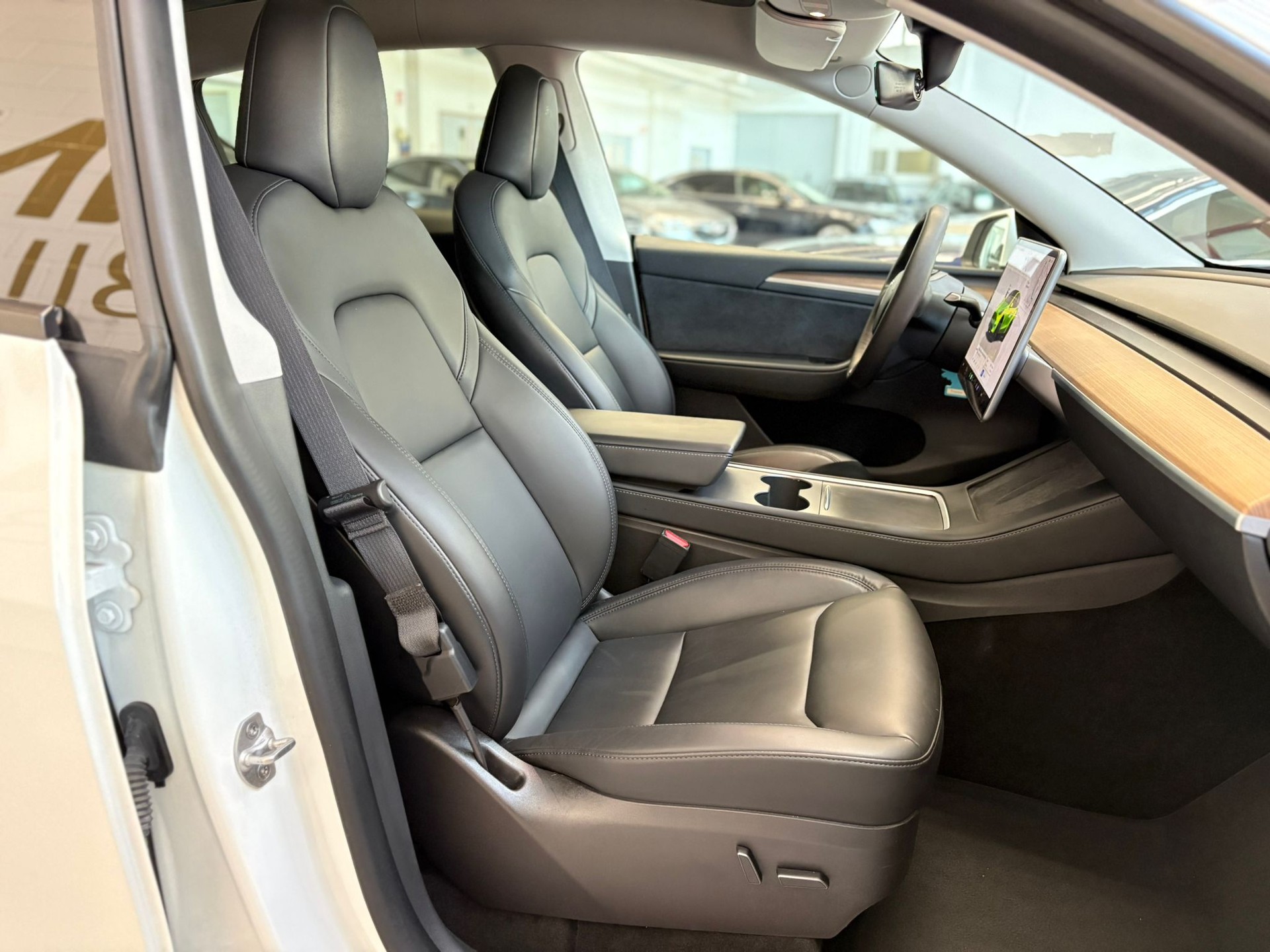 TESLA Model Y Long Range-image-5