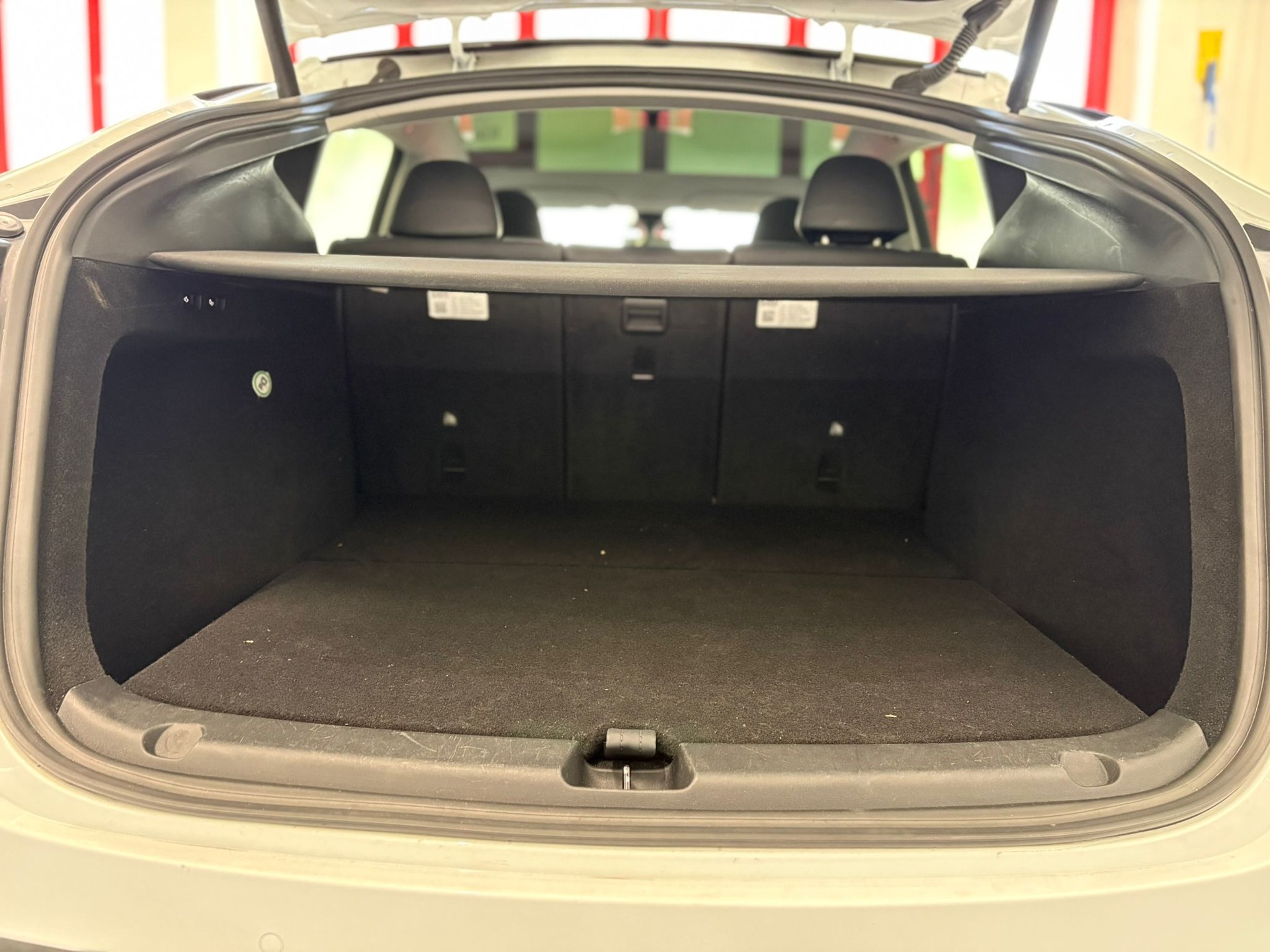 TESLA Model Y Long Range-image-8