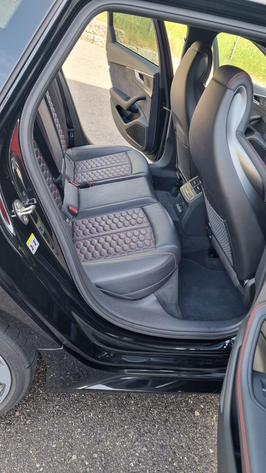 AUDI RS4 Avant 2.9 TFSI quattro tiptronic-image-5